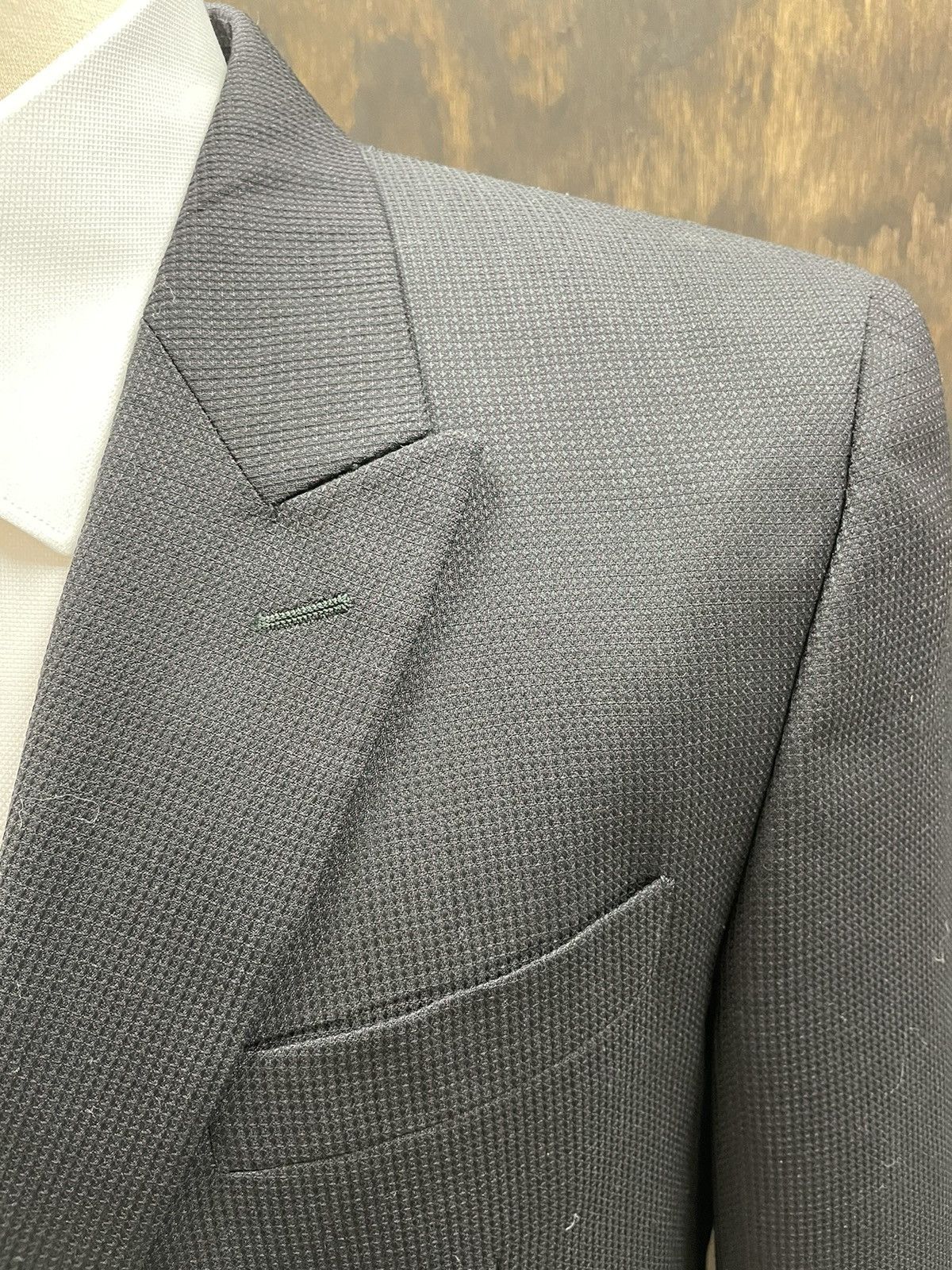 Versace Textured Peak Lapel 2-Button Suit Size 42R - 3 Thumbnail