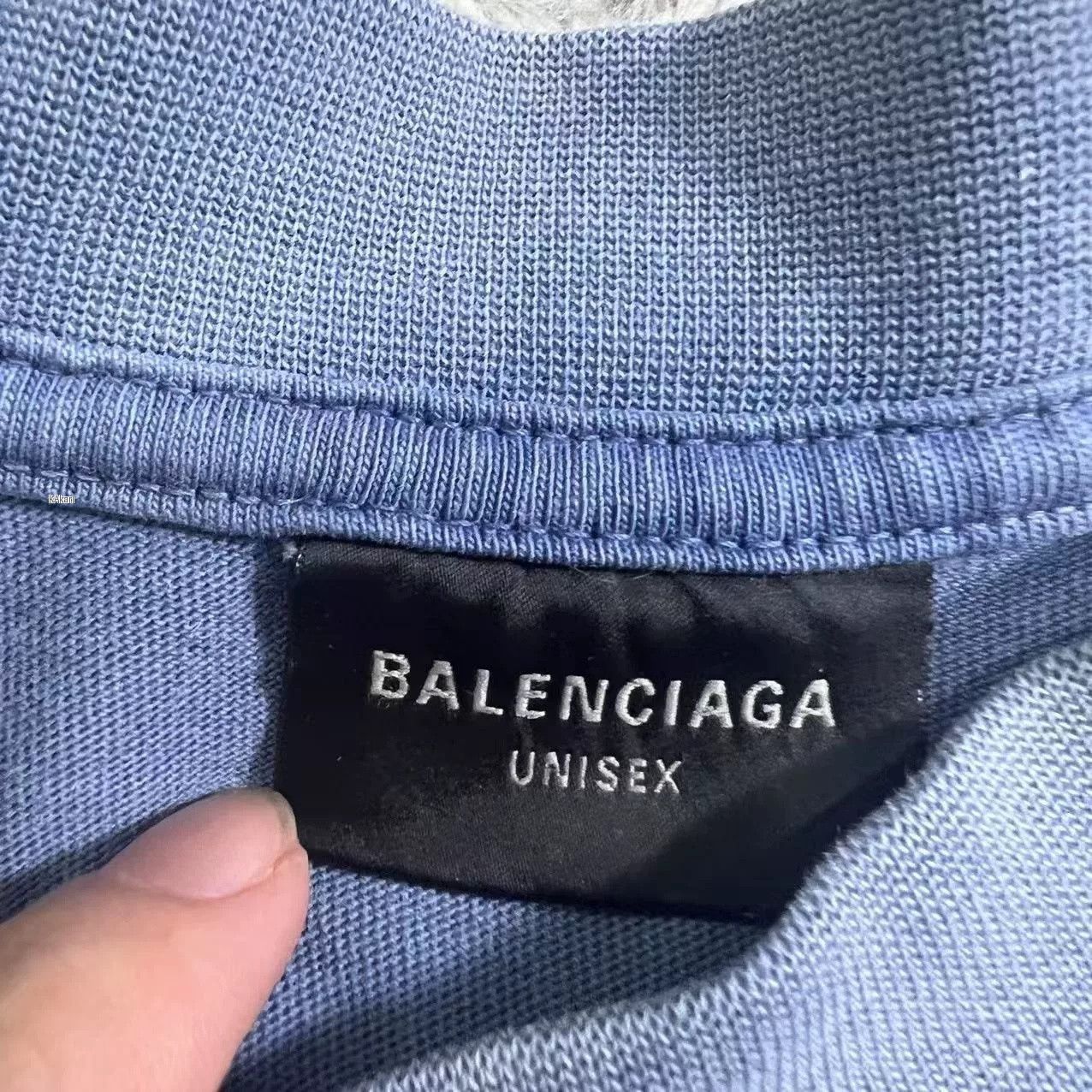 Balenciaga Balenciaga Distressed Short-Sleeve T-Shirt Size US M / EU 48-50 / 2 - 2 Thumbnail