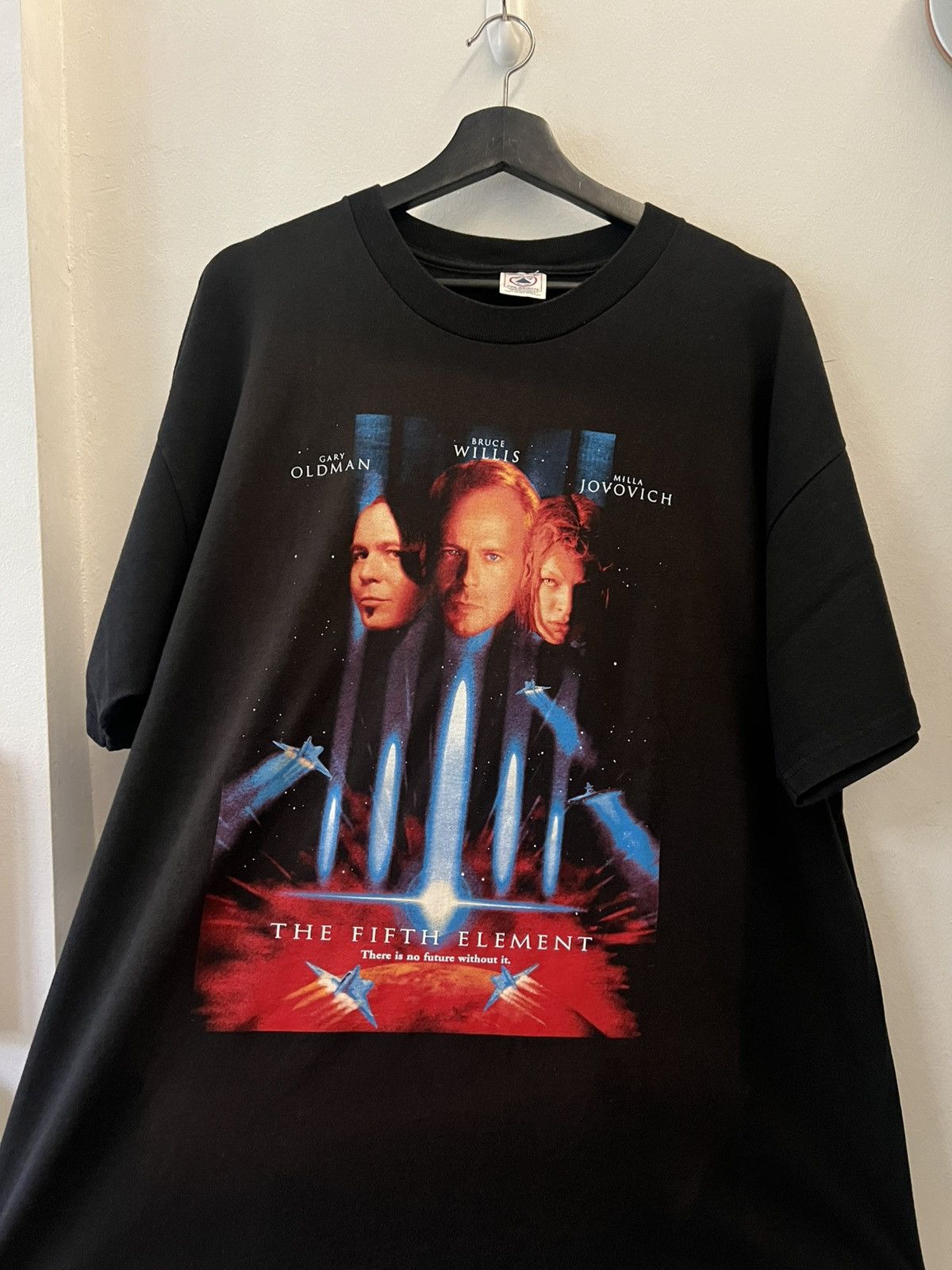 Vintage Vintage 1997 The Fifth Element by Bruce Willis Luc Besson Size US XL / EU 56 / 4 - 1 Thumbnail