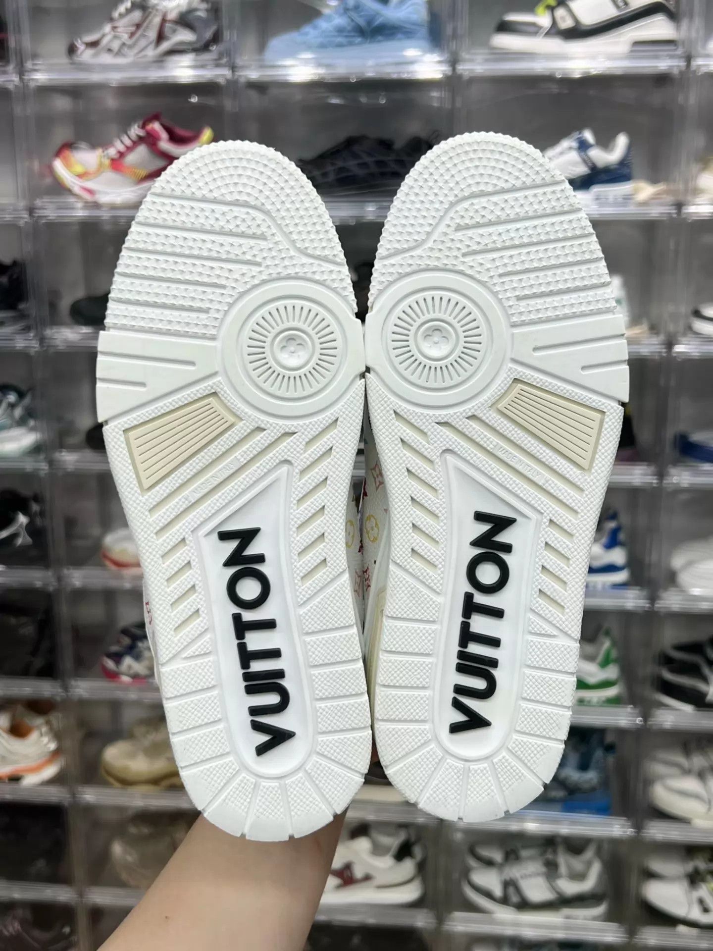 Louis Vuitton LV Trainer x TM White 38.5 Near New Rare Vtg Box & Accs Size US 8 / IT 38 - 8 Thumbnail