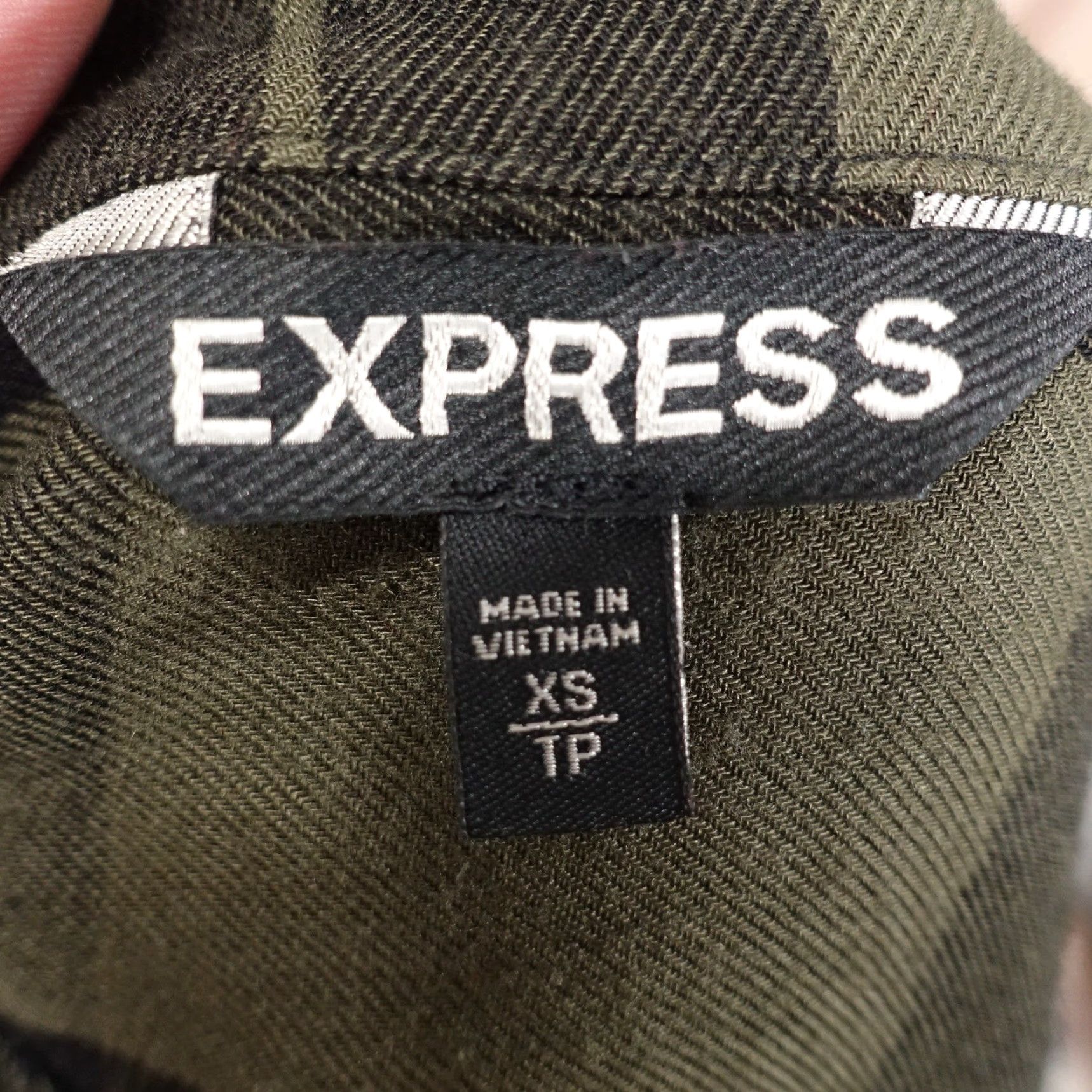 Express Express Women’s XS Green Plaid Lace-Up Long Sleeve Blouse Shirt Rayon Pockets Tunic Size XS / US 0-2 / IT 36-38 - 6 Thumbnail