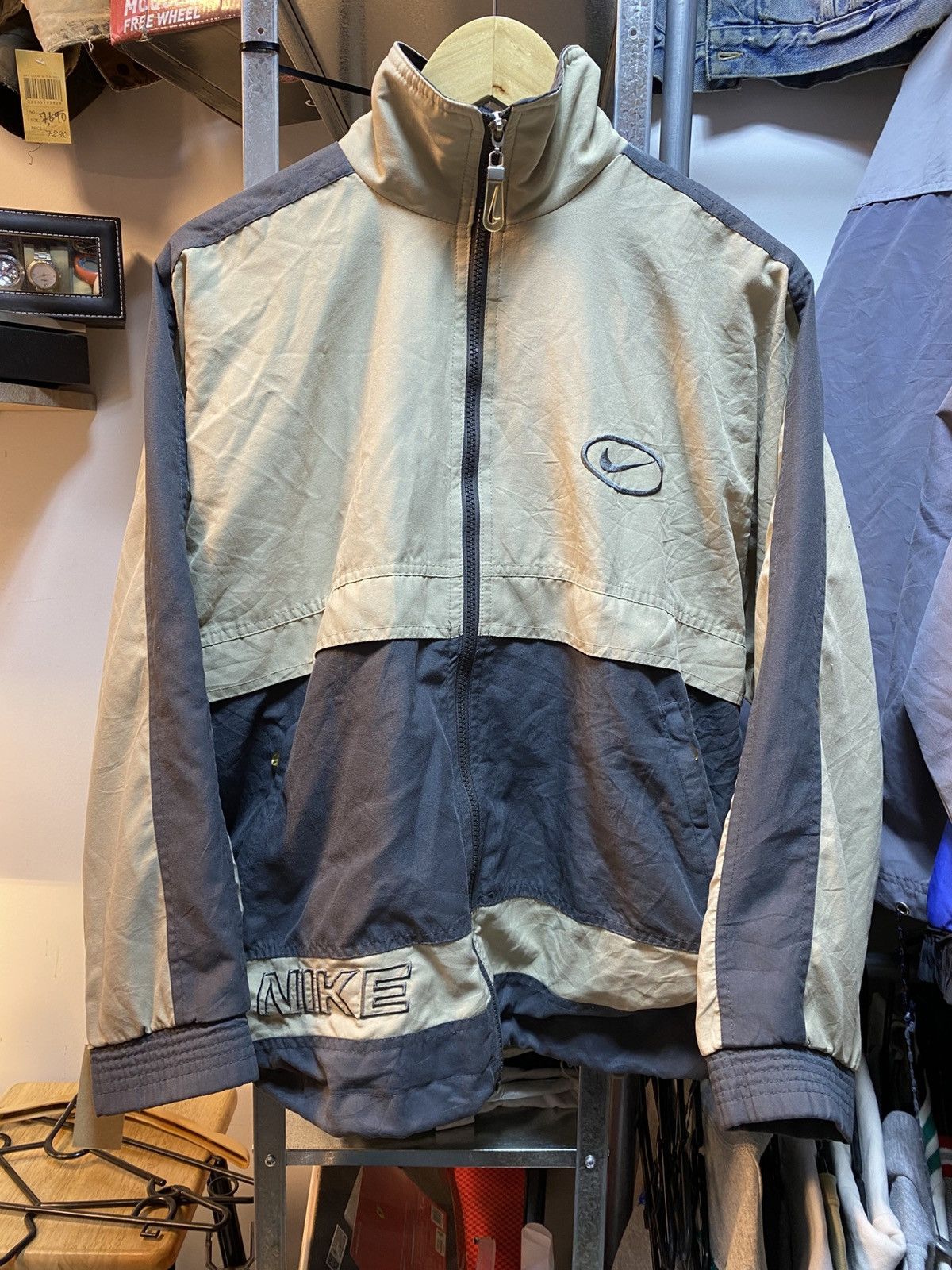 Nike Vintage Nike Swoosh Windbreaker Jacket Size US S / EU 44-46 / 1 - 1 Thumbnail