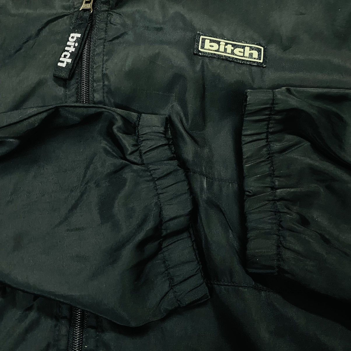 Santa Cruz Skateboards Vintage 90s Bitch Hoodie lightjacket windbreaker Size US XL / EU 56 / 4 - 4 Thumbnail