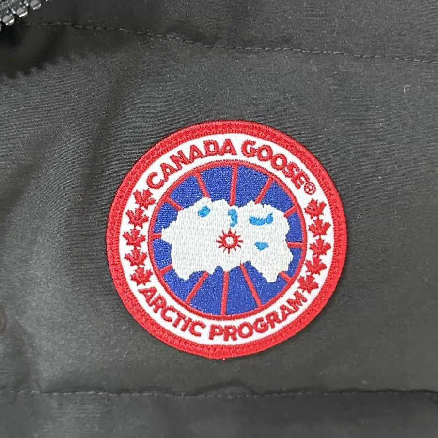 Canada Goose Canada Goose Classic Logo Down Vest Size S Size S / US 4 / IT 40 - 6 Thumbnail