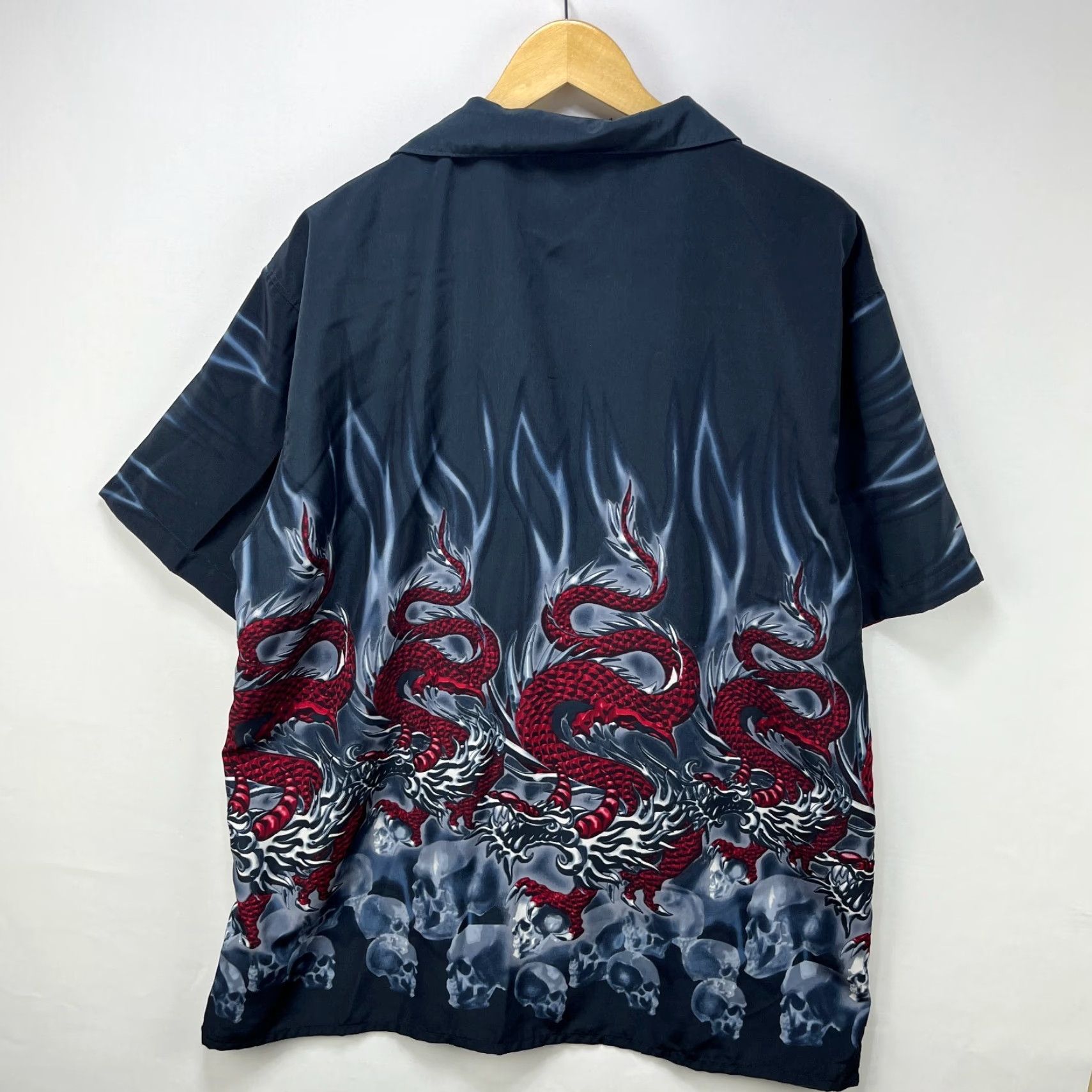 Vintage VINTAGE Red Dragon Button Up Hawaiian Shirt Flames Skulls All Over Print XL Mens Short Sleeve Size XL Size US XL / EU 56 / 4 - 6 Thumbnail