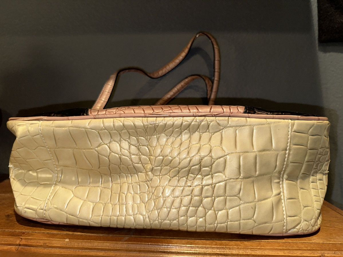 Guess Guess Y2K 2000’s Pink Crocodile Semi Gloss Shoulder Handbag Size ONE SIZE - 11 Thumbnail