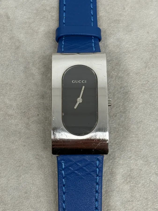 Gucci 2000s Gucci Minimalist Rectangular Leather Watch Size ONE SIZE - 5 Thumbnail