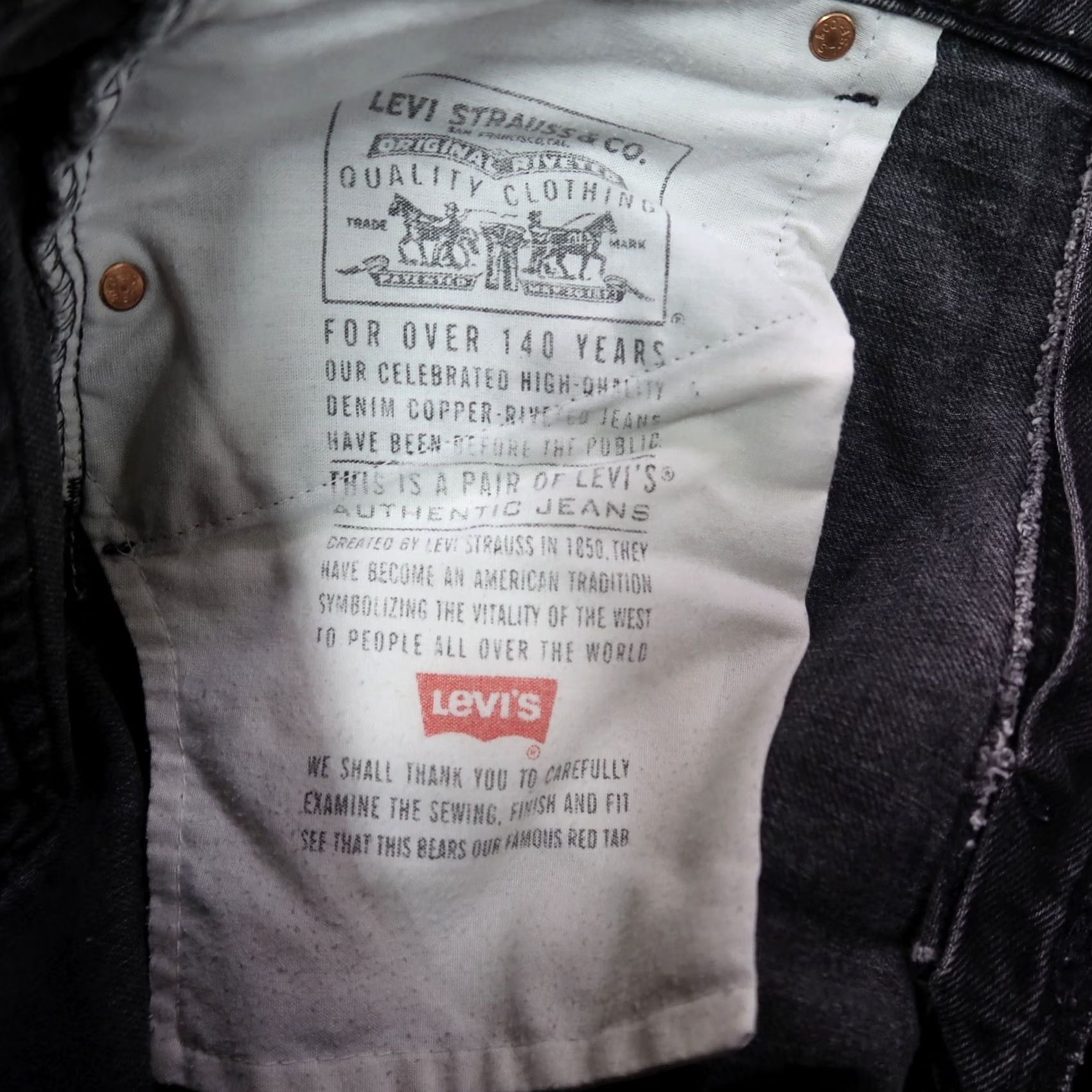 Levi's vintage Levi's 550 Jeans Men 36x32 Black Denim Relaxed Tapered 5-Pocket USA Denim Belt Loops Zipper Button Distressed Size US 36 / EU 52 - 4 Thumbnail