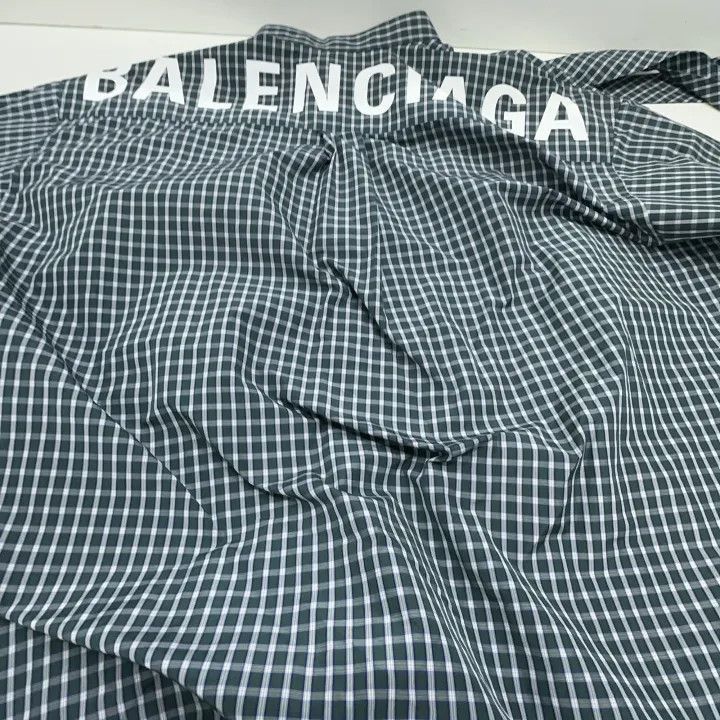 Balenciaga Balenciaga Balenciaga Stylish Casual Lettered Shirt -2507 Size US S / EU 44-46 / 1 - 6 Thumbnail