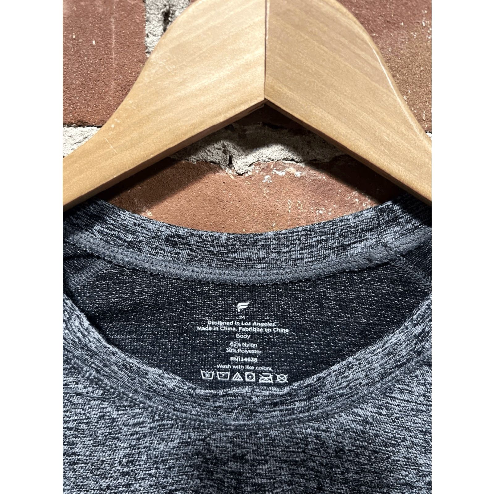 Fabletics Fabletics Mens T-Shirt Gray Athletic Pullover Long Sleeve Shirt Size M Regular Size US M / EU 48-50 / 2 - 3 Thumbnail
