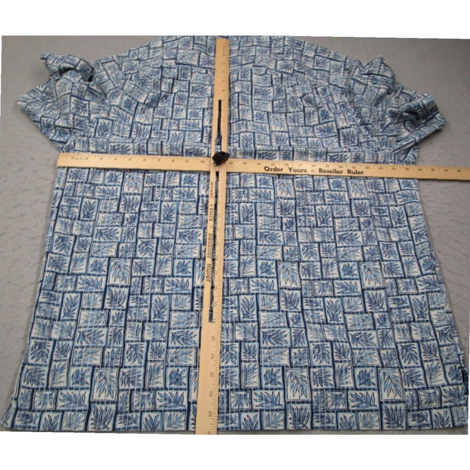 Tommy Bahama Tommy Bahama Mens XL Blue Floral Short Sleeve Hawaiian Button Up Shirt Cotton Silk Blend Size US XL / EU 56 / 4 - 6 Thumbnail