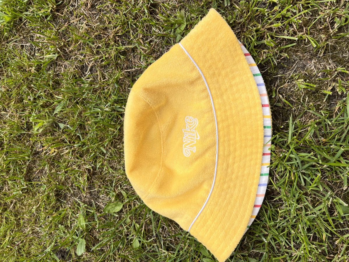 Nike Nike Reversible Terry Cloth Striped Bucket Hat Size ONE SIZE - 1 Thumbnail