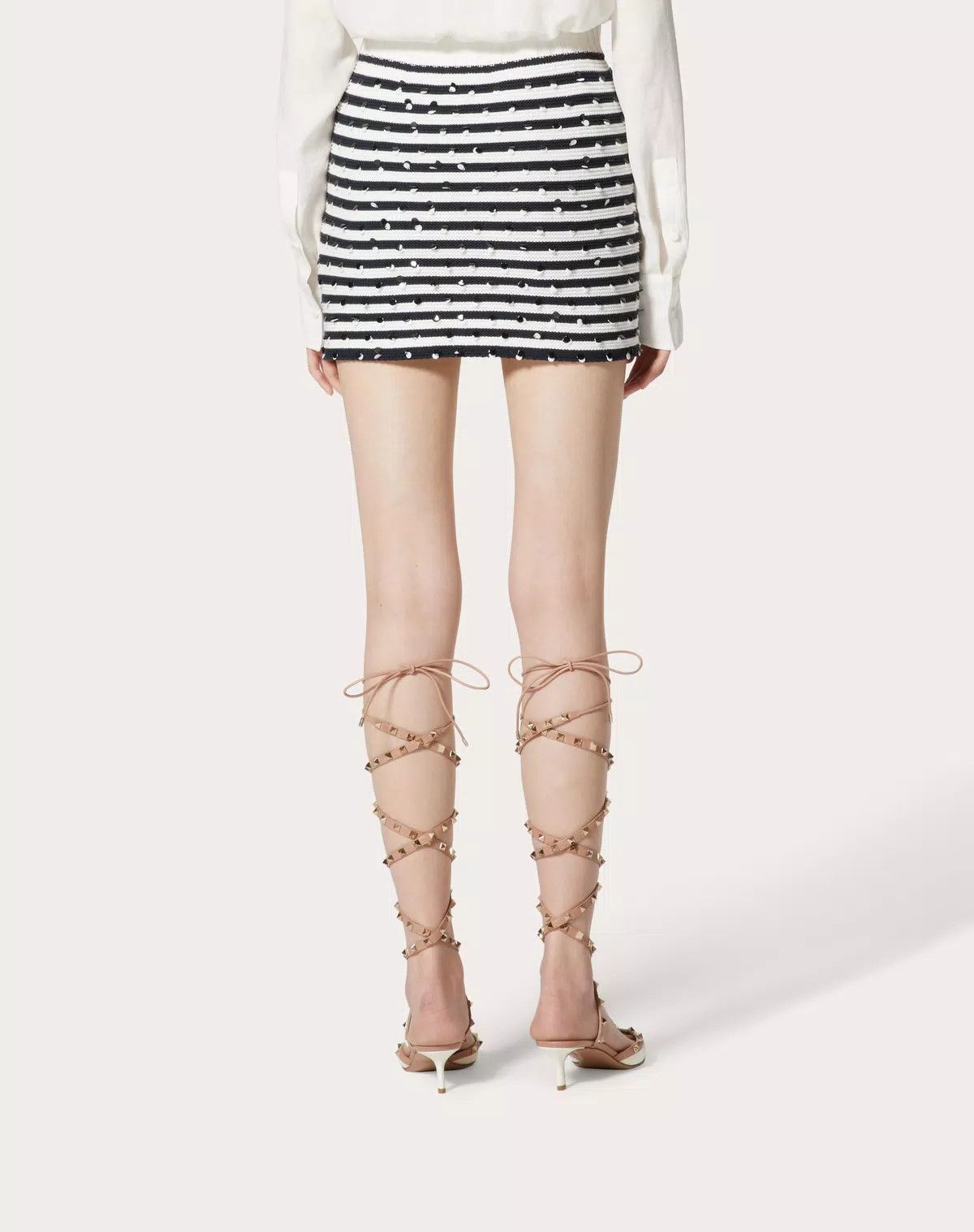 Valentino o1s1wg110625 Embroidered Cotton Skirt in White/Navy Blue Size 28" / US 6 / IT 42 - 4 Thumbnail