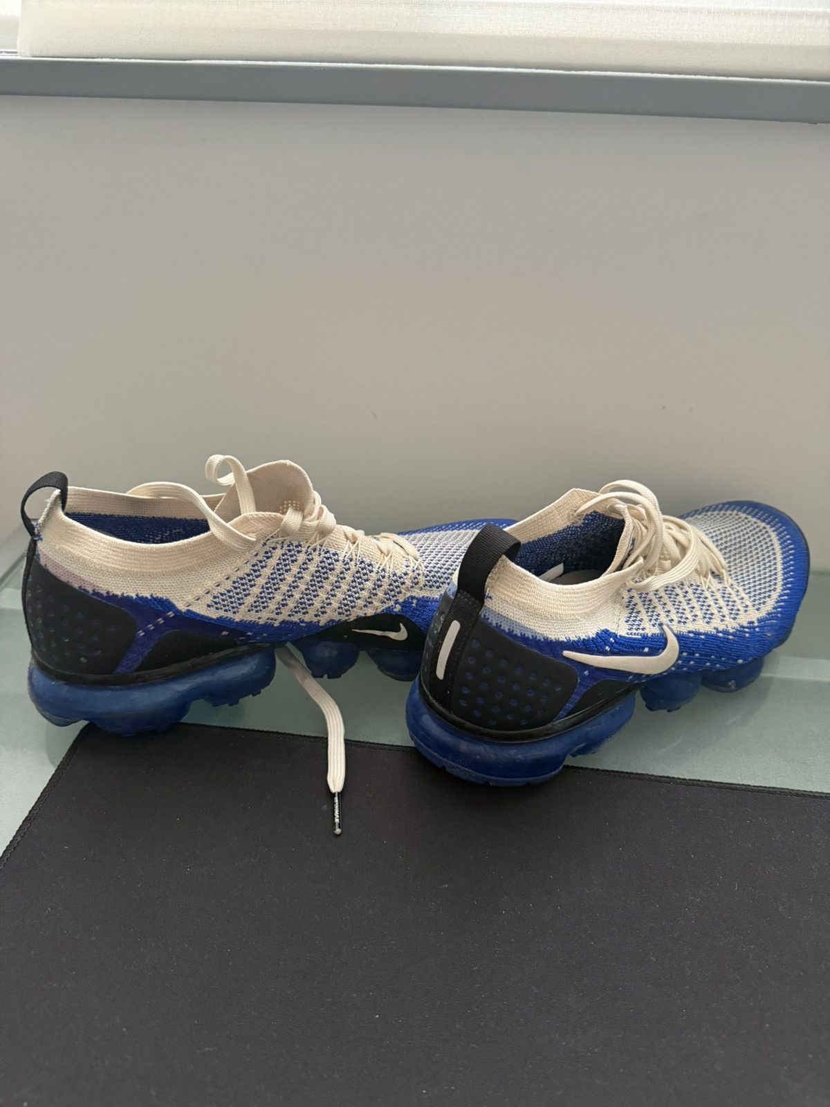 Nike Nike Air VaporMax Flyknit 2 Size US 9.5 / EU 42-43 - 2 Thumbnail