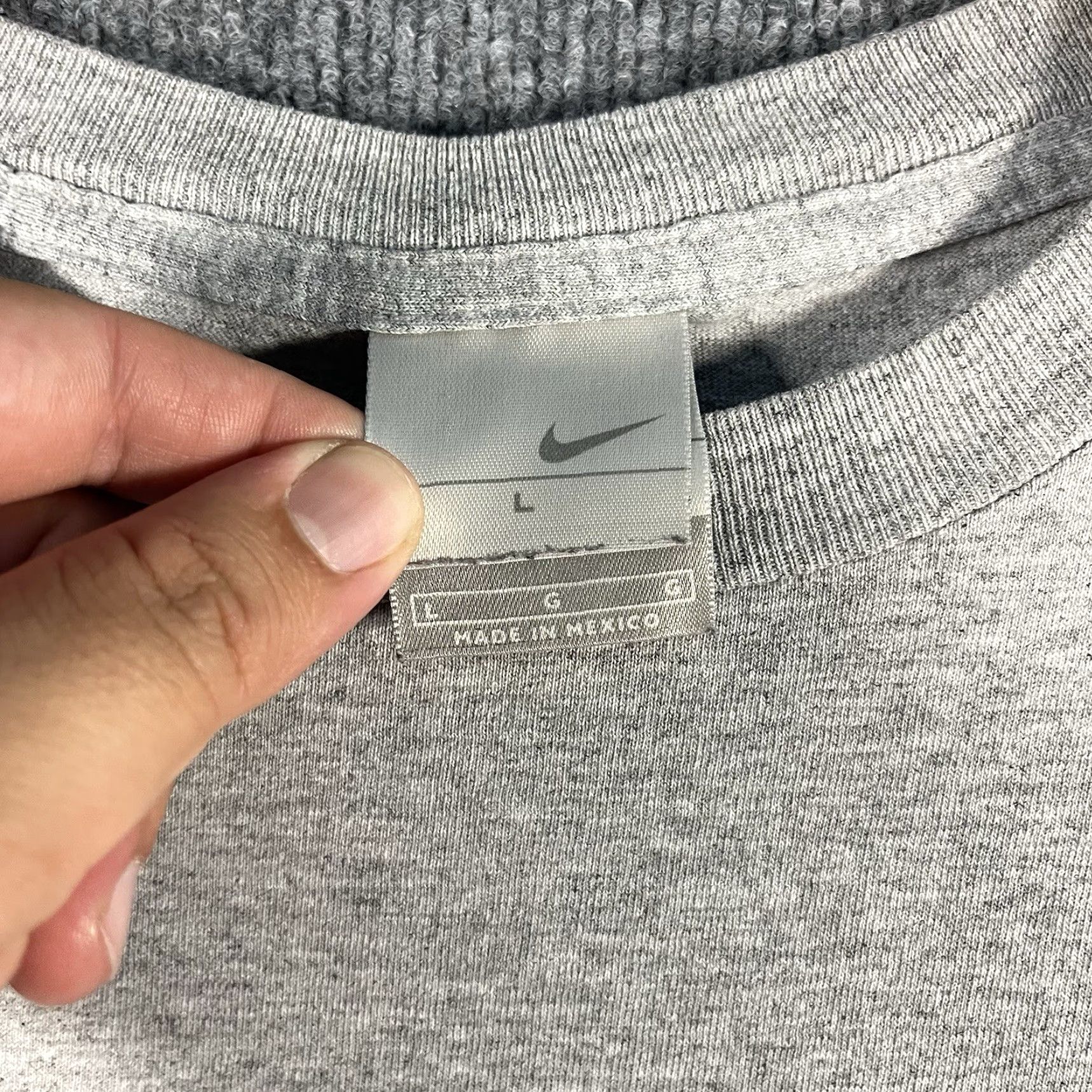 Nike VINTAGE Nike Air Max T-Shirt Large Gray Navy Blue Logo Swoosh Check Tag Y2K 90s Men Size US L / EU 52-54 / 3 - 3 Thumbnail