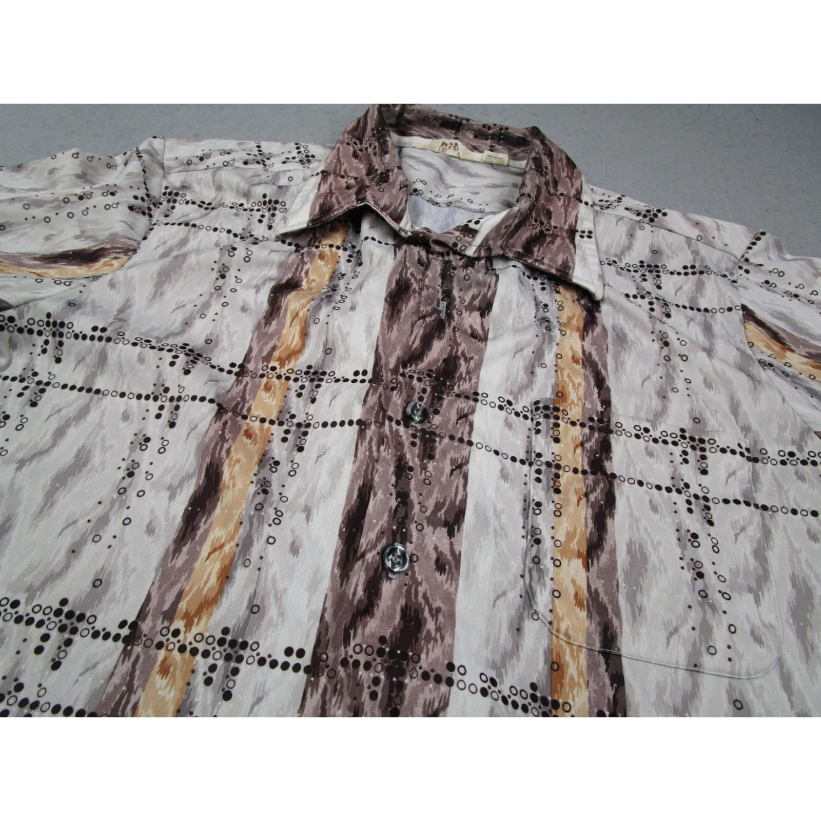 Vintage VINTAGE D'Avila Shirt Mens L Brown Abstract Geometric Button Front USA Shirt Mens Large Brown Size US L / EU 52-54 / 3 - 2 Thumbnail