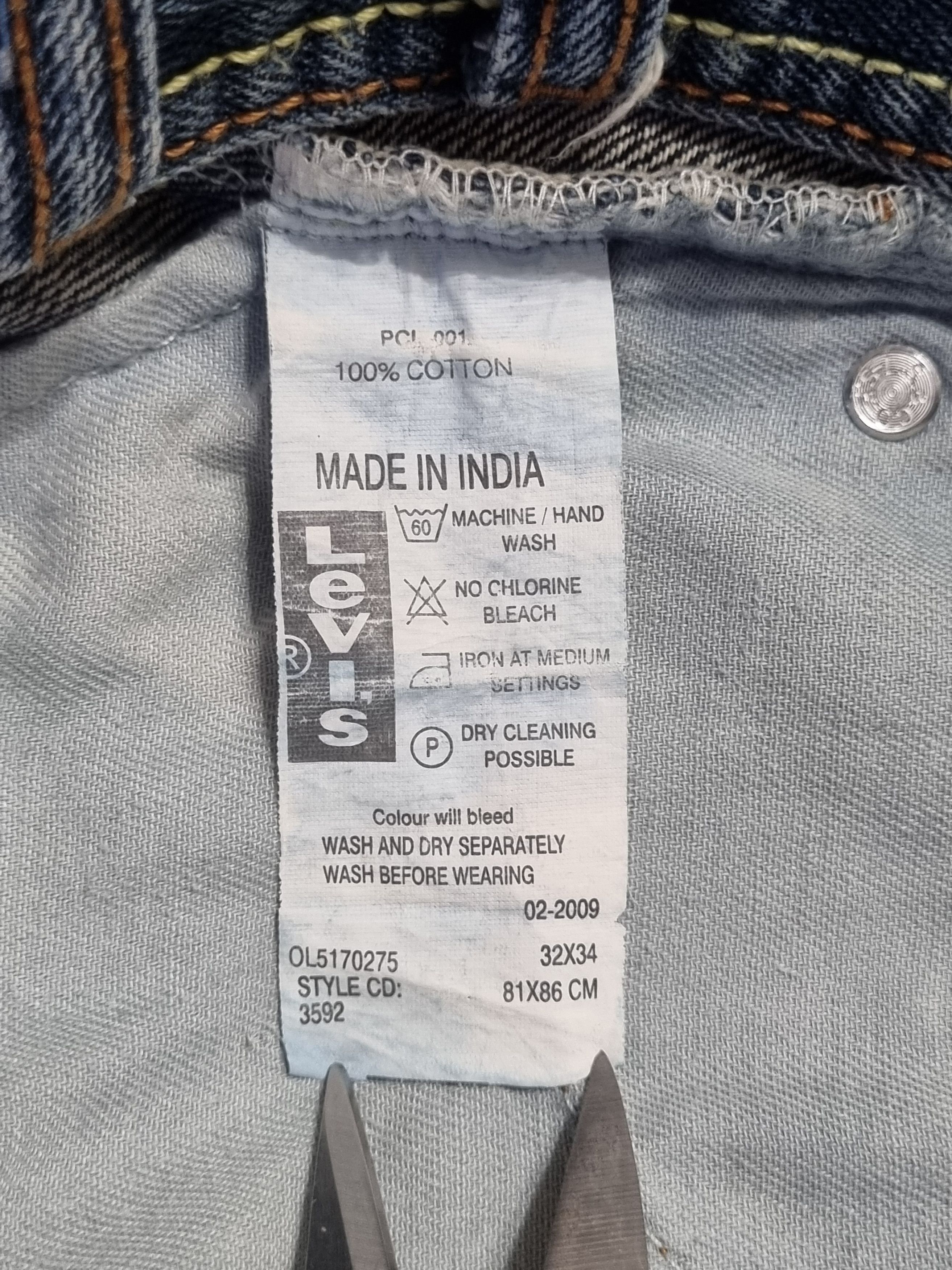 Levi's Levi's L517 Vintage Bootcut Denim Jeans Size US 31 - 10 Thumbnail