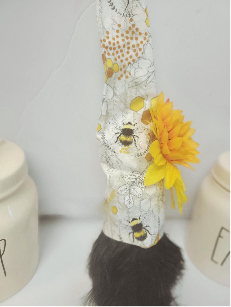 Handmade Bumble Bee Sunflower Gnome Tier Tray Home Decor Size ONE SIZE - 5 Thumbnail