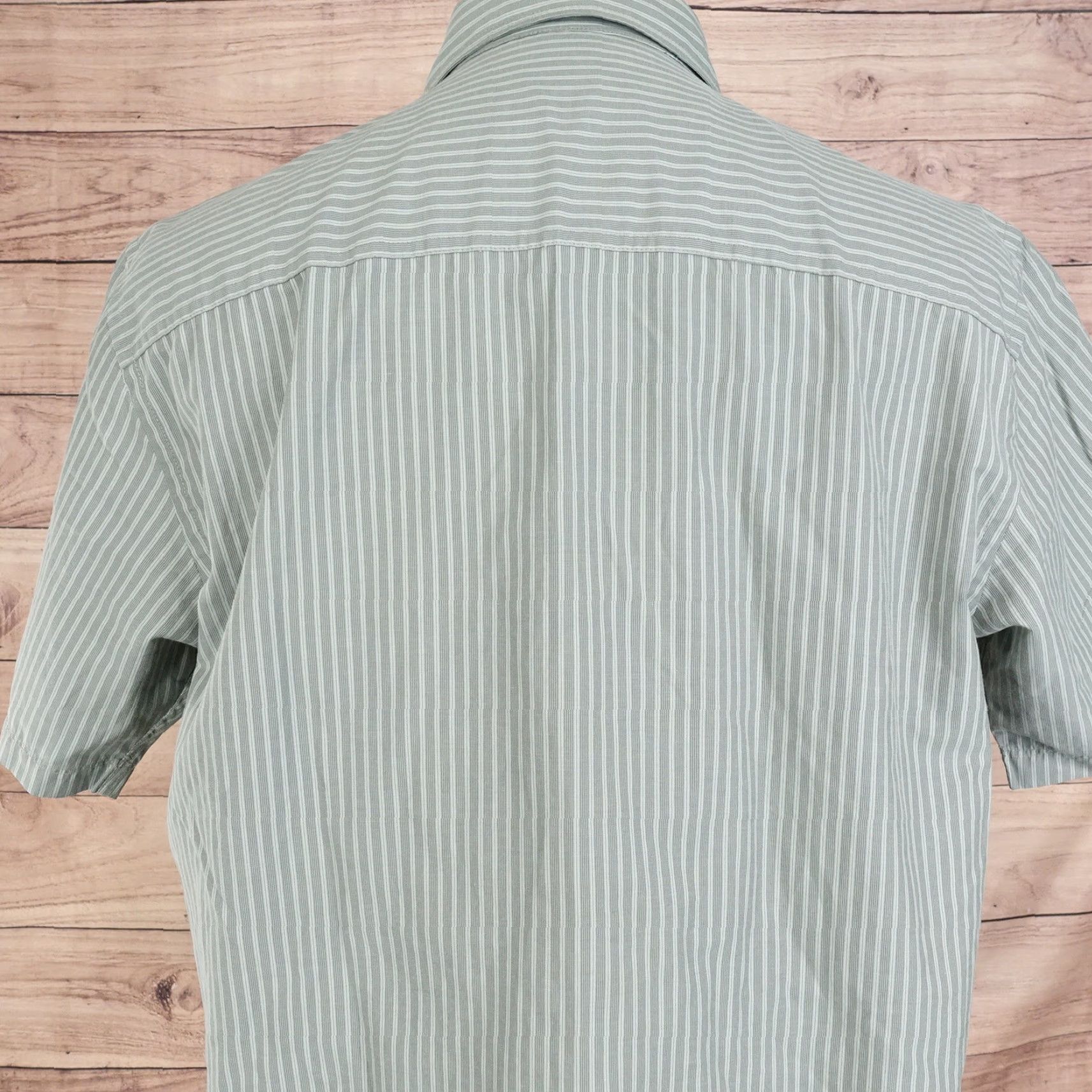 Van Heusen VINTAGE? No. VAN HEUSEN Shirt Short Sleeve Green Striped Mens Size M Outdoors Size US M / EU 48-50 / 2 - 5 Thumbnail
