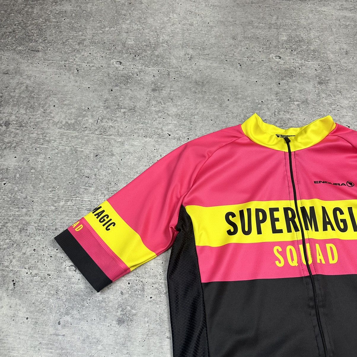 Other Endura Cycling Jersey Multicolor Men’s Size L Size US L / EU 52-54 / 3 - 2 Thumbnail