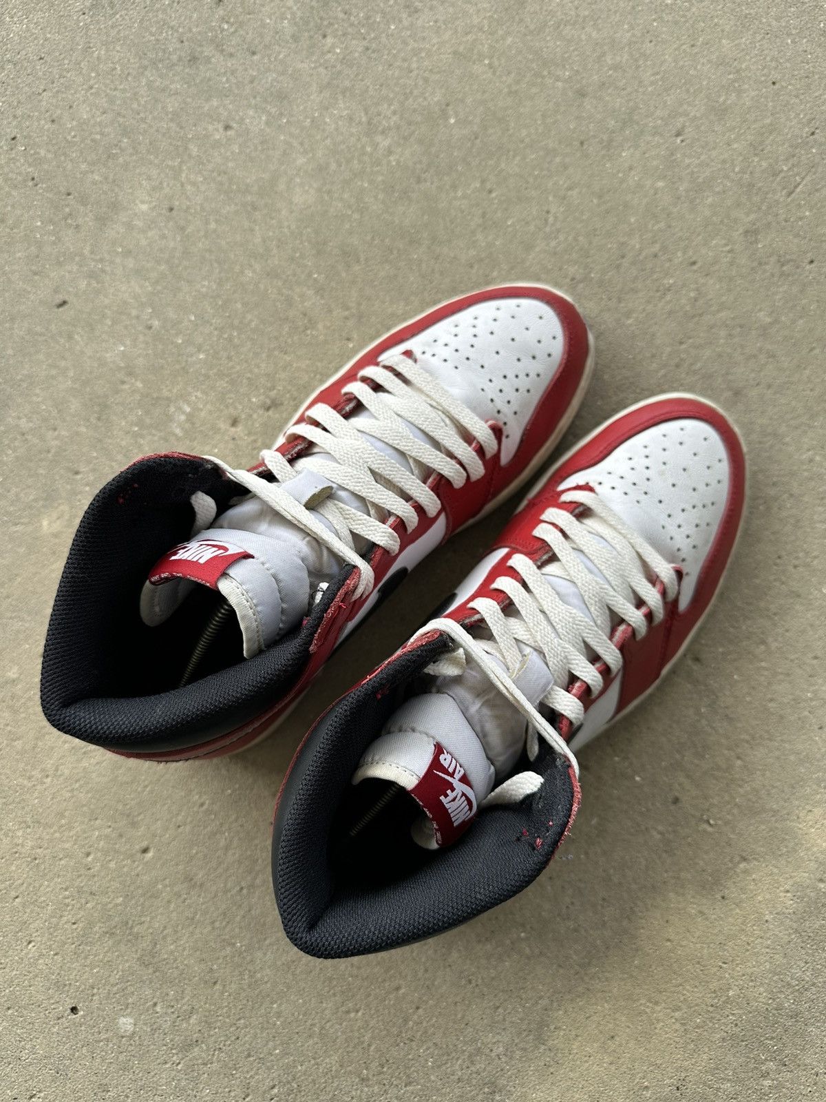 Jordan Brand Nike Air Jordan 1 Retro OG Chicago 2015 size 10.5 Size US 10.5 / EU 43-44 - 3 Thumbnail