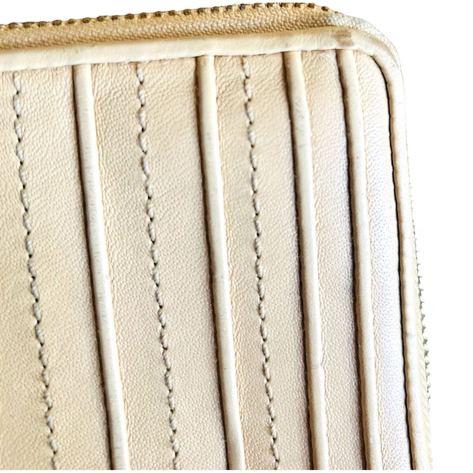 Coach COACH Gathered Beige Leather Long Wallet Quilted Zipper Round Women's Read Des Envelop Wallet Zip-Around Credit Card Size ONE SIZE - 5 Thumbnail
