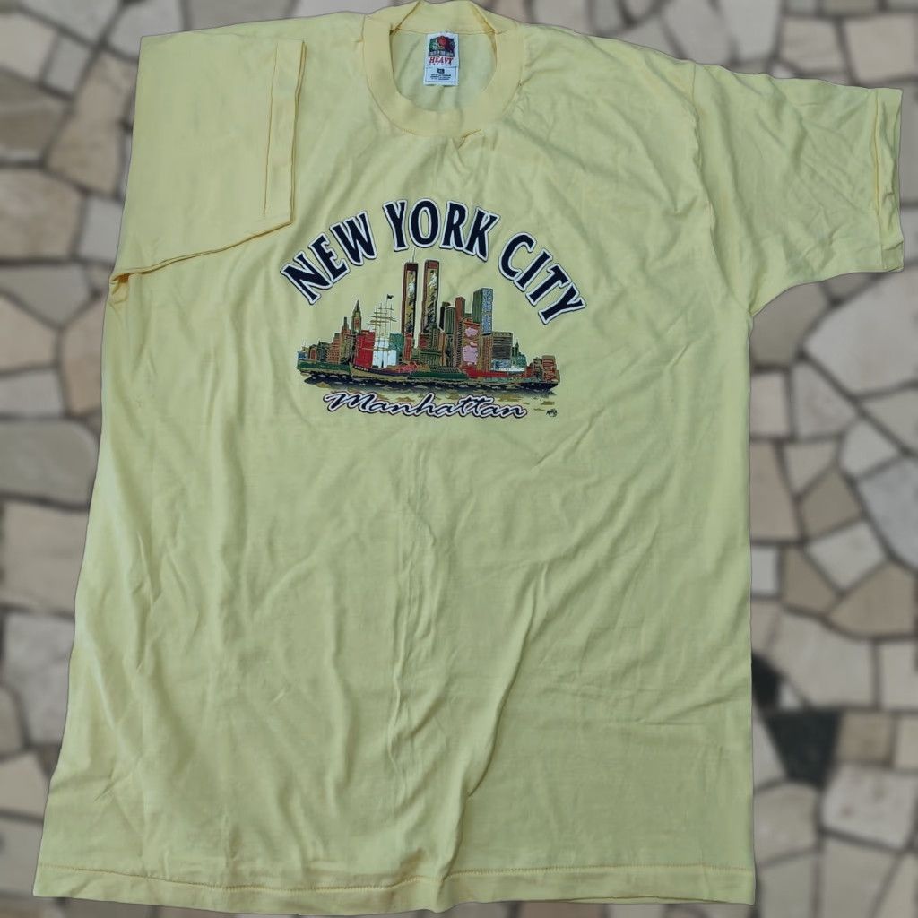 Fruit Of The Loom VINTAGE Fruit of the Loom T-Shirt Manhat tan Destination NY NYC 90s 80s Yellow Cotton Crew Neck Short Sleeve XL Men Regular Single Stitch Size US XL / EU 56 / 4 - 1 Thumbnail