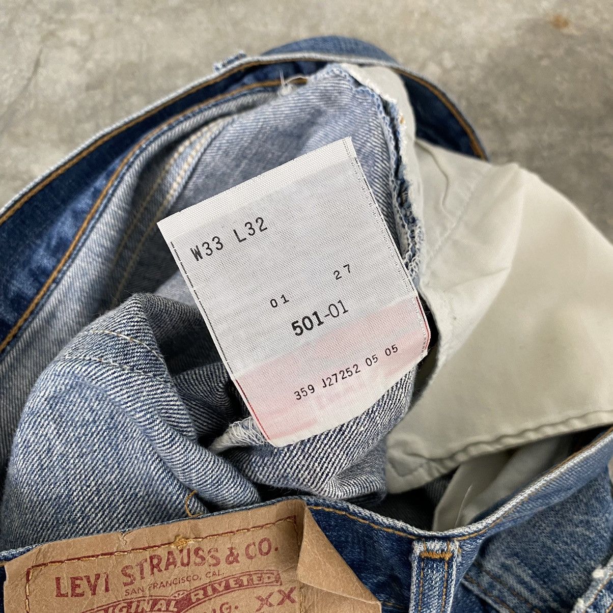 Levi's Size 33x32.5 Vintage 00’s Levis 501 Faded Blue Ripped Jeans Size US 33 - 23 Thumbnail