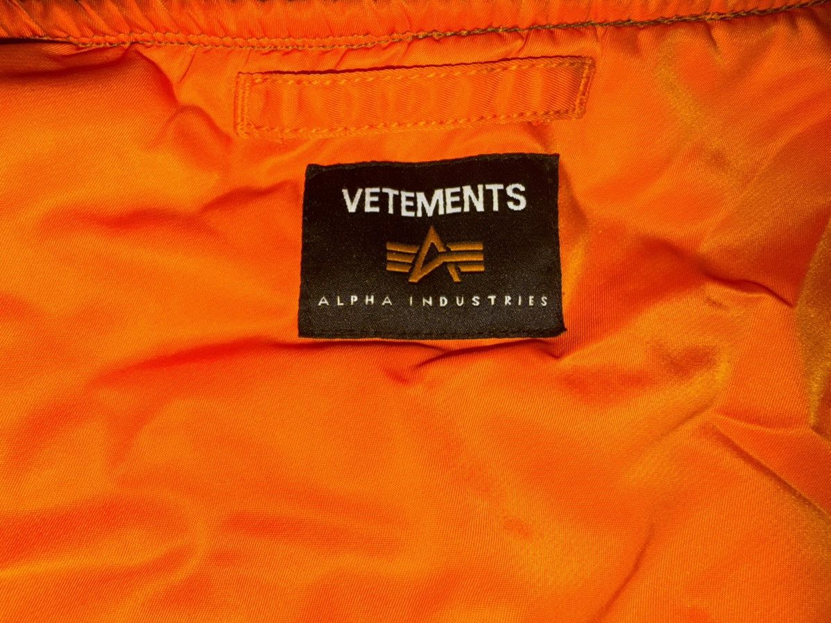 Alpha Industries × Vetements Vetements x Alpha Industries AW19 Tribal Bomber Size US XS / EU 42 / 0 - 8 Thumbnail