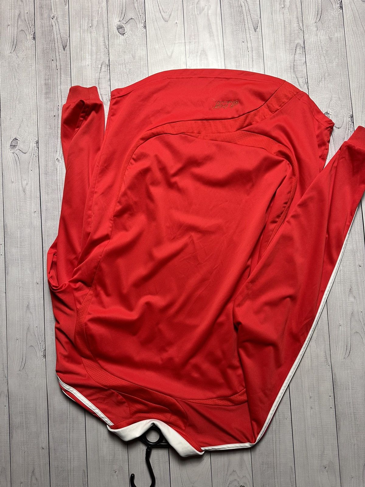 Adidas × Vintage Vintage adidas Benfica soccer jersey size M long sleeve Size US M / EU 48-50 / 2 - 7 Thumbnail