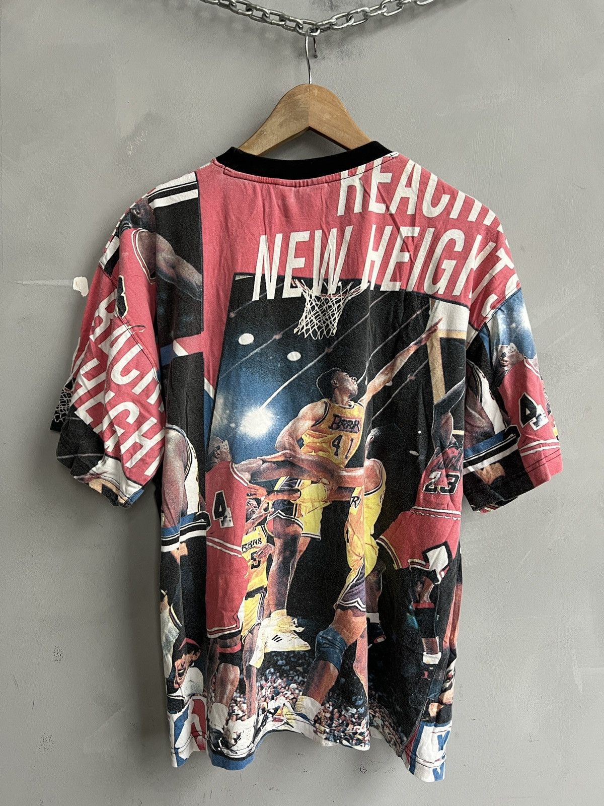 NBA Graphic Print NBa lakers vintage T Shirt Streetwear Y2K Size US L / EU 52-54 / 3 - 7 Thumbnail