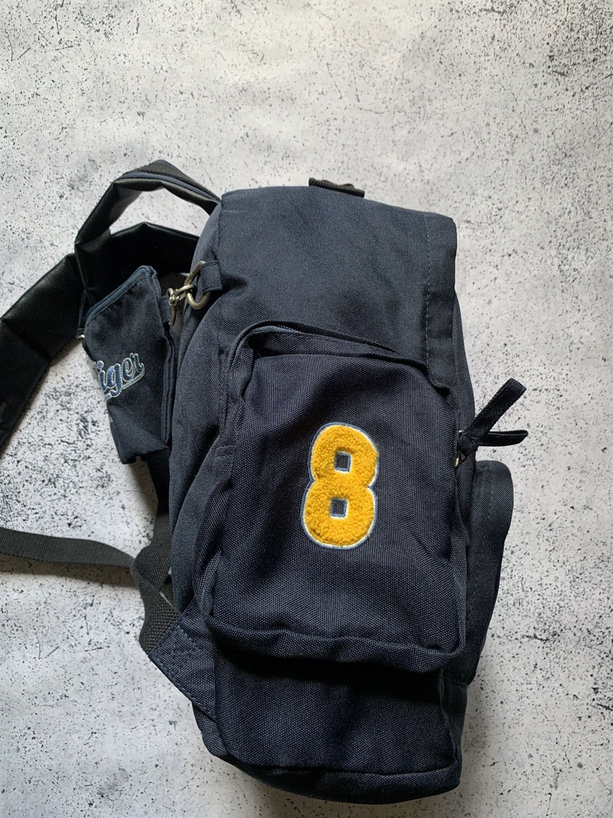 Tommy Hilfiger × Vintage Vintage Tommy Hilfiger Backpack Big Logo Bag Outdoor USA Size ONE SIZE - 4 Thumbnail