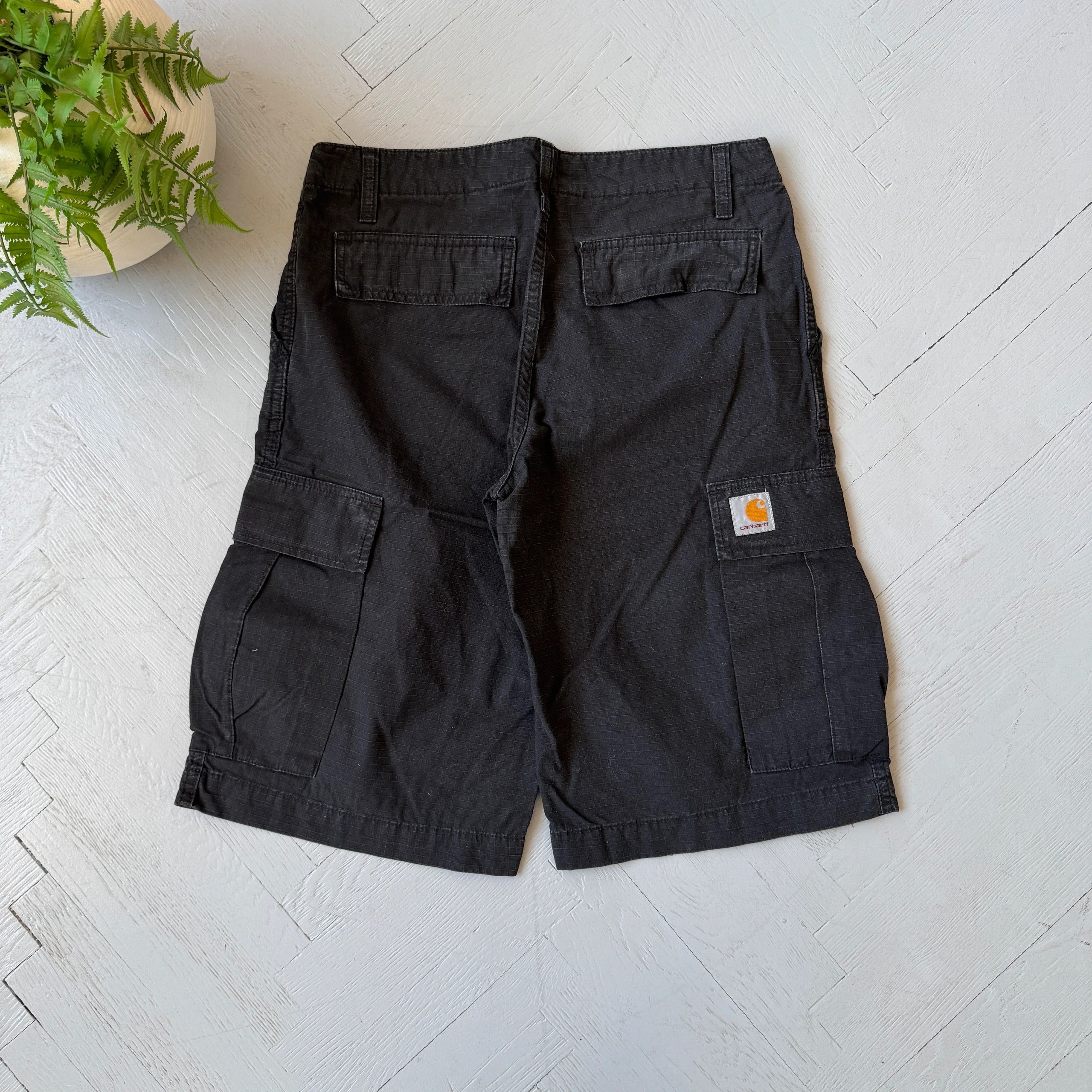 Carhartt Carhartt W' Cargo Bermuda Shorts Black Size US 28 / EU 44 - 1 Thumbnail