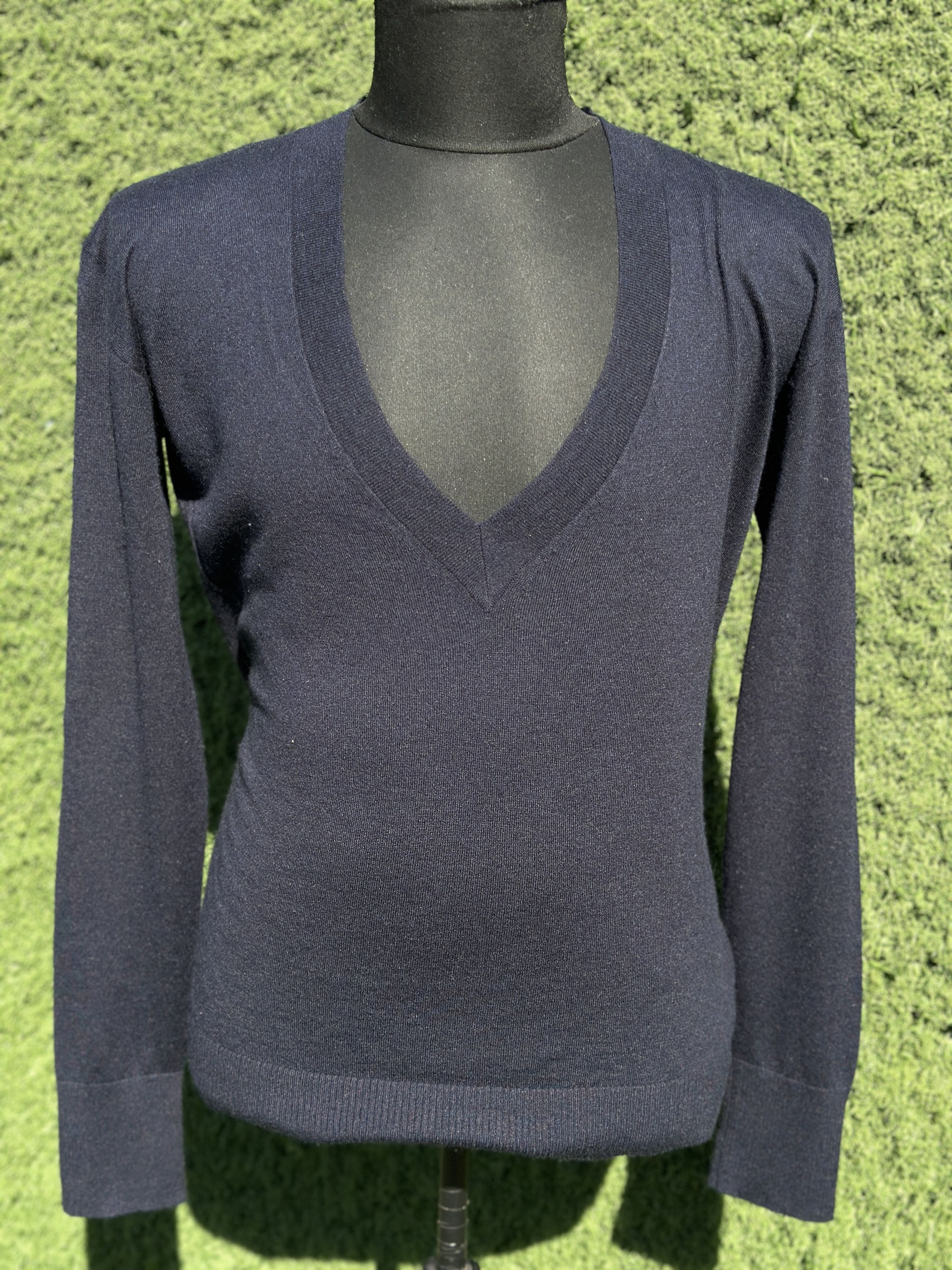 Ralph Lauren Purple Label Ralph Lauren Purple Label Cashmere Low V Neck Sweater Size M Size M / US 6-8 / IT 42-44 - 7 Thumbnail