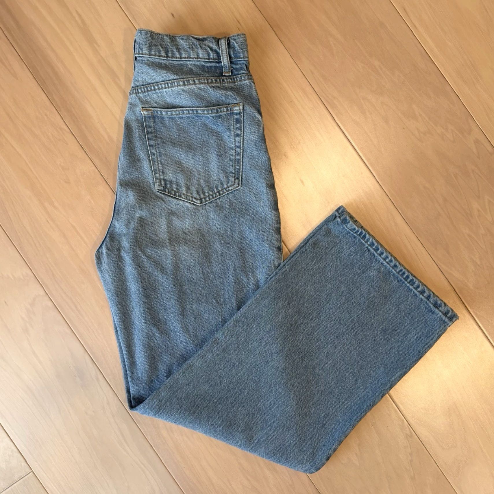 Reformation Reformation Wilder High Rise Wide Leg Cropped Jeans Women's 28 Blue Medium Wash Wide Leg Jeans Women's 28 Blue Medium Wash Size 28" / US 6 / IT 42 - 2 Thumbnail
