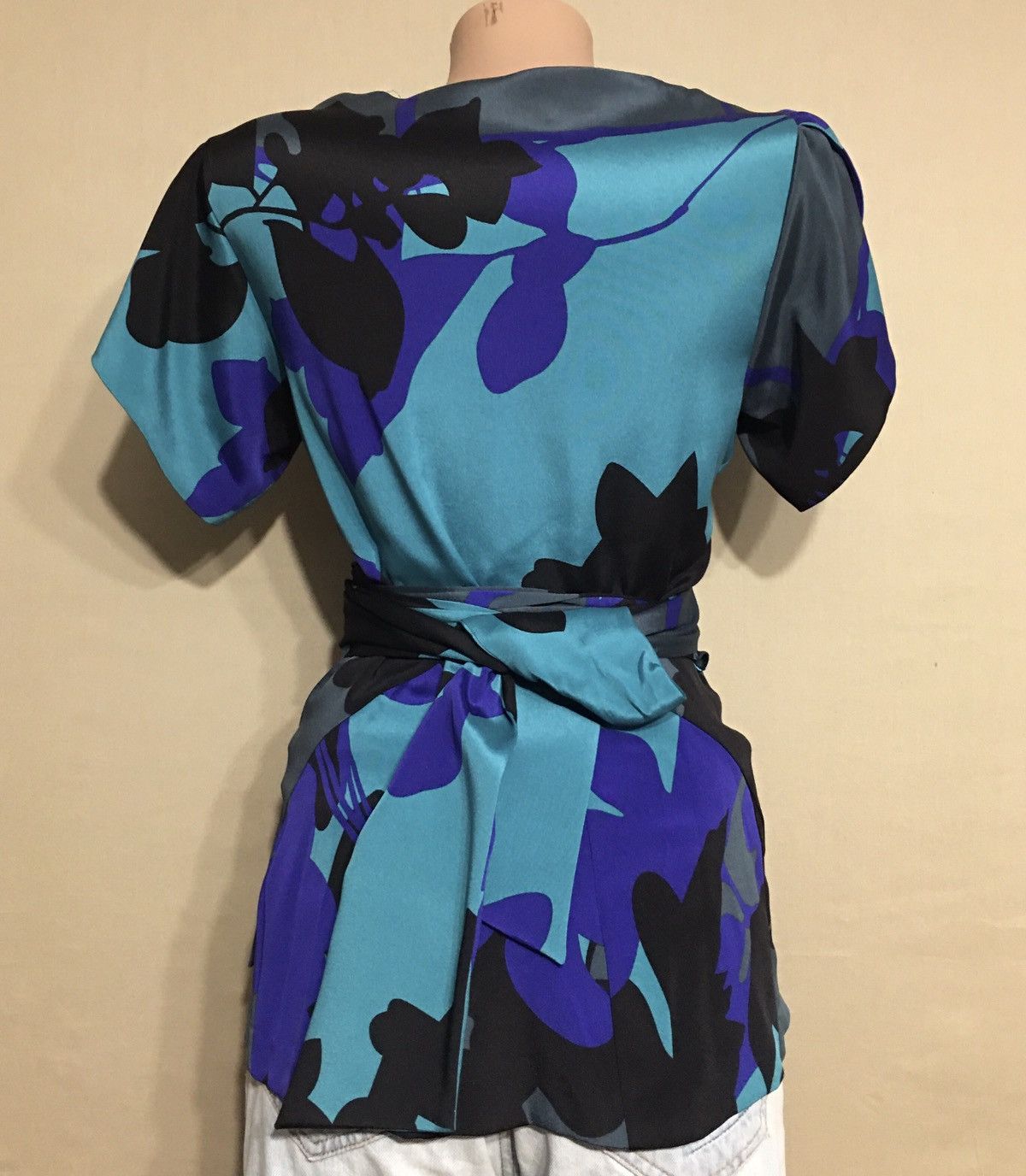 Diane von Furstenberg Diane von Furstenberg Rizerette Floral Print Silk Wrap Top Size S / US 4 / IT 40 - 5 Thumbnail