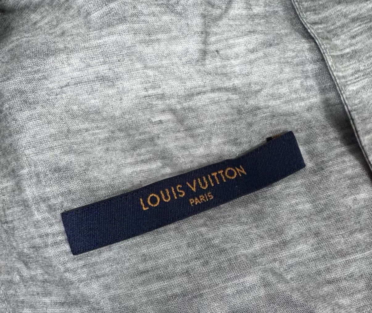 Louis Vuitton Louis Vuitton Gray Hooded Windbreaker Jacket J16 Size US M / EU 48-50 / 2 - 5 Thumbnail