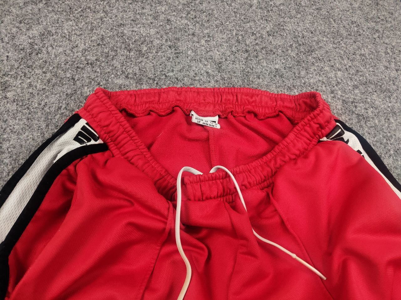 Puma Vintage Puma Red Casual Shorts retro running sport style Size US 32 / EU 48 - 7 Thumbnail