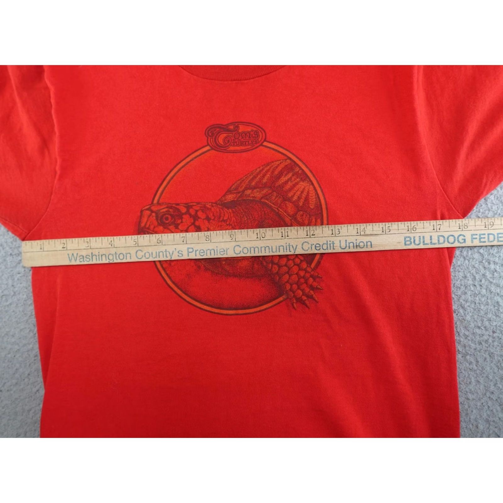 Fruit Of The Loom VINTAGE Fruit of the Loom Turtle Shirt Mens S Red 90s Tom's Tortugas Graphic Print Crew Neck Short Sleeve Cotton Size US S / EU 44-46 / 1 - 3 Thumbnail