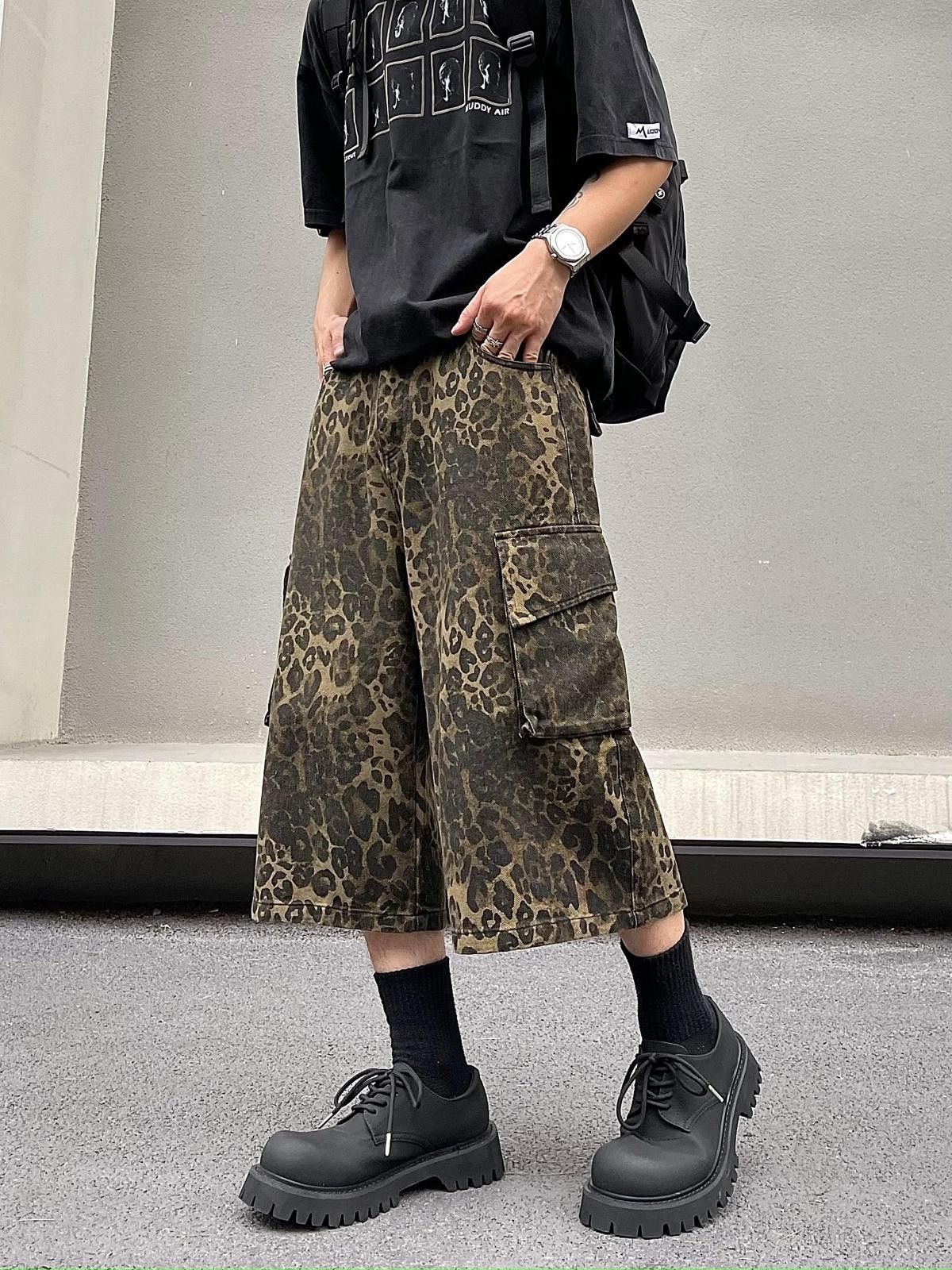 Cargo Multi Pocket Shorts - Leopard Print Trend