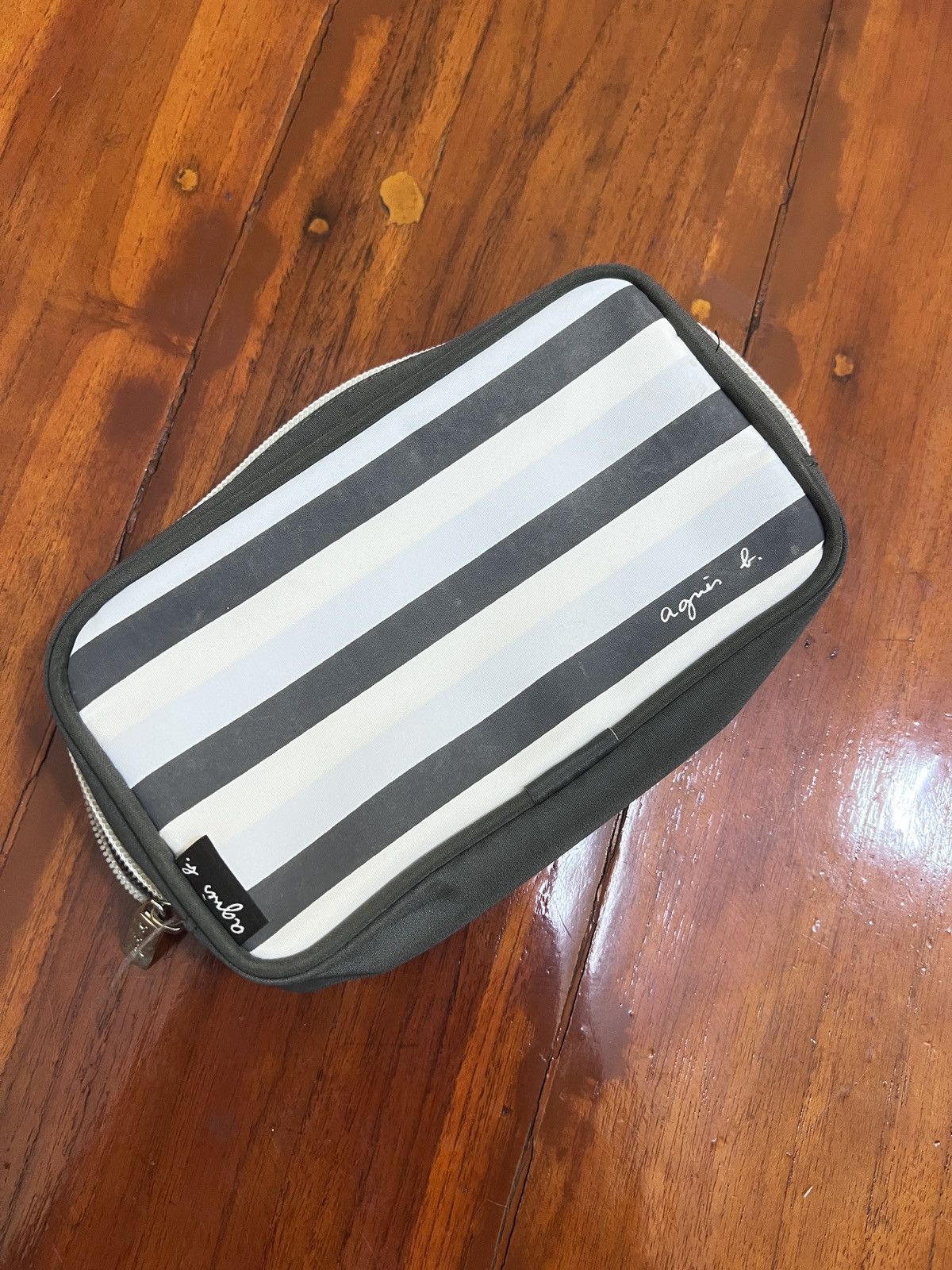 agnes b. Agnes B toiletries bags Size ONE SIZE - 1 Thumbnail