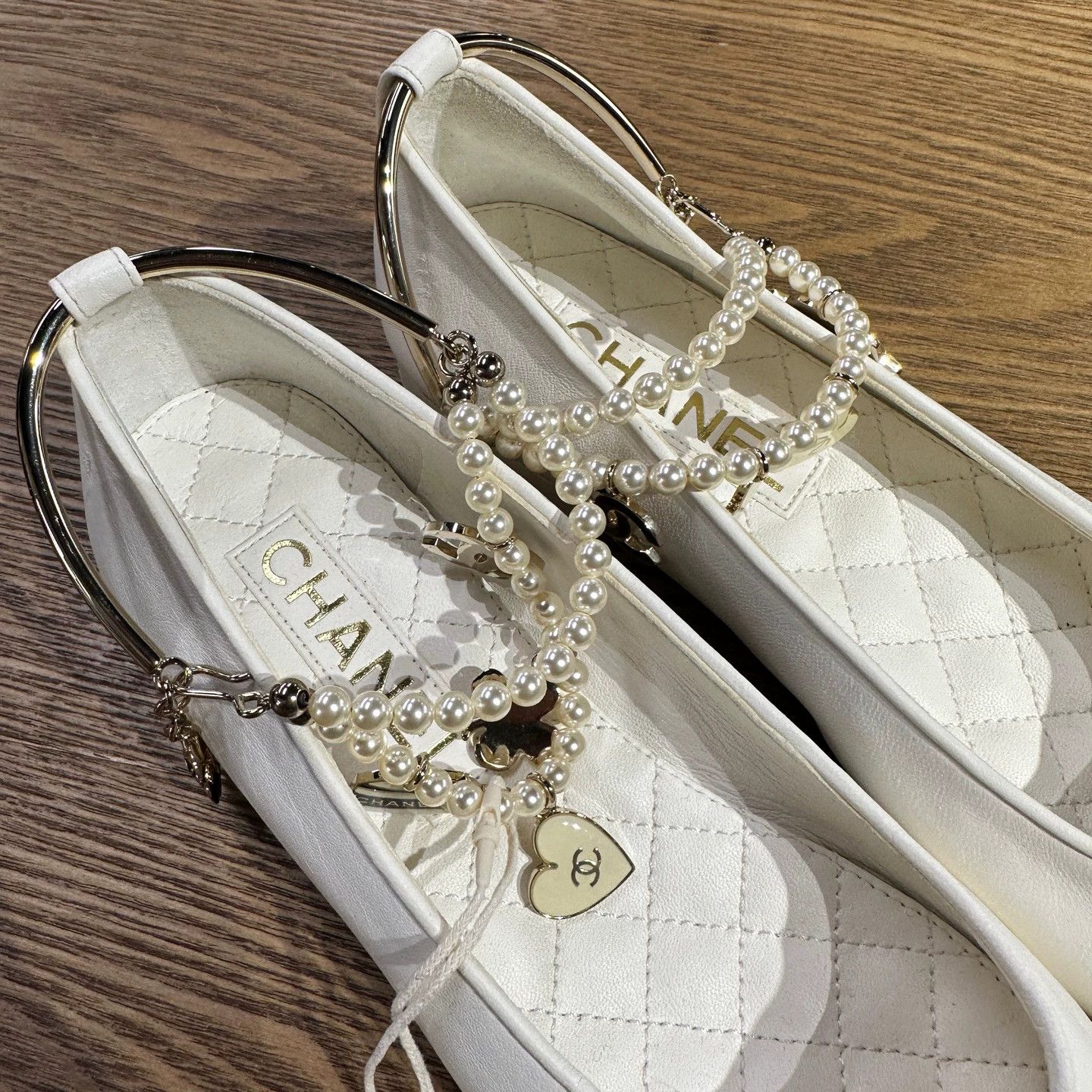 Chanel Chanel may883 Pearl Logo Pendant Pumps 36C Size US 5.5 / IT 35.5 - 8 Thumbnail