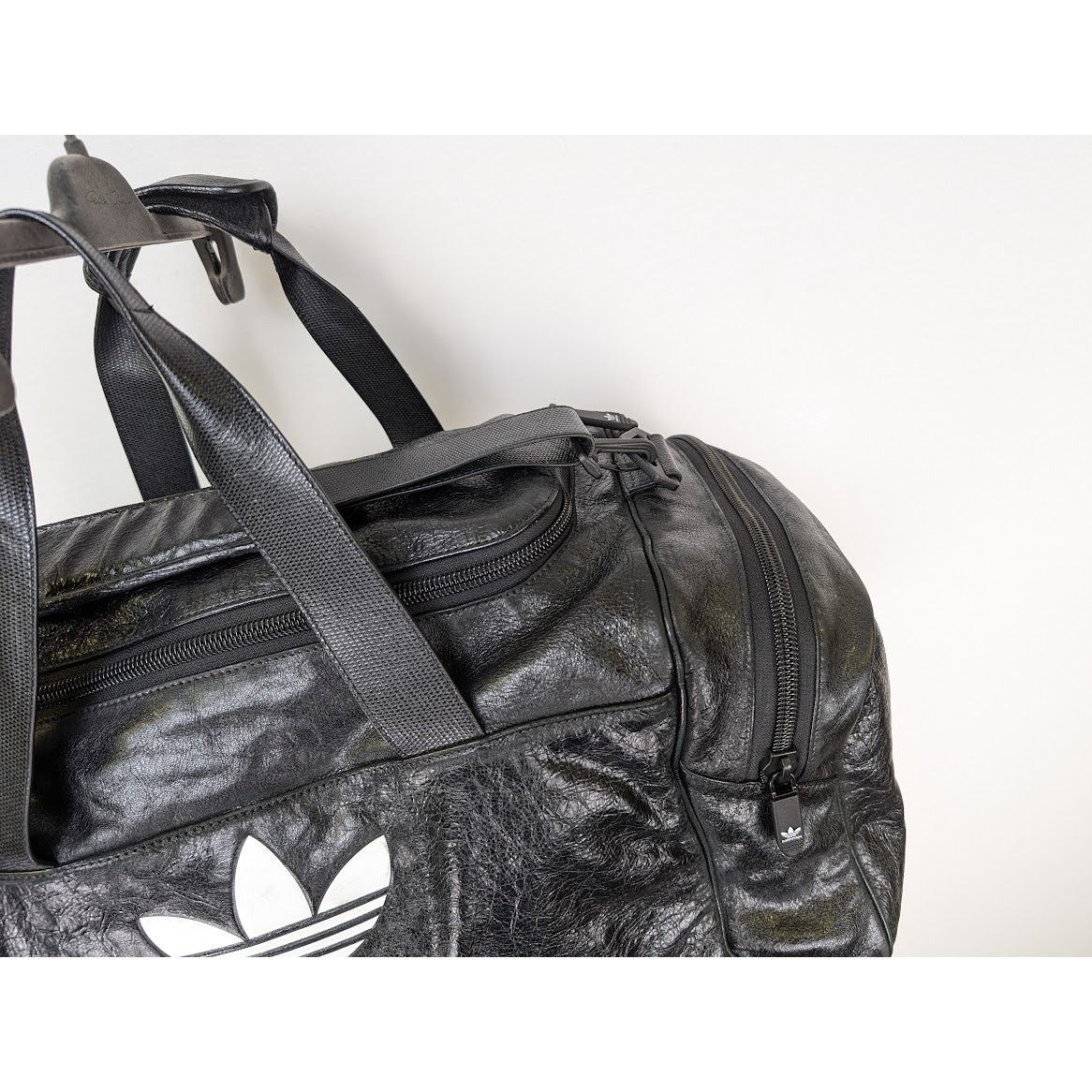 Adidas × Balenciaga o1rshd1 Aged Arena Lamb Gym Bag in Black/White Size ONE SIZE - 3 Thumbnail