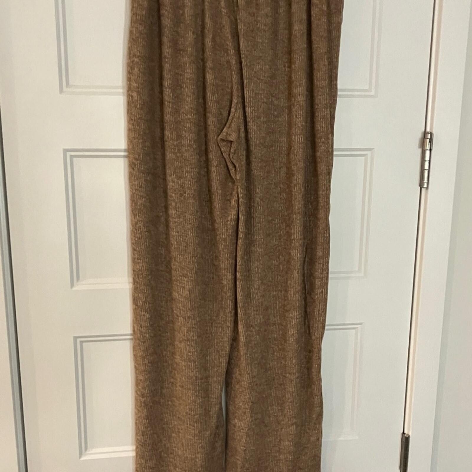 Other NIB Source Unknown Taupe Draped Knit Lounge Set Size ONE SIZE - 2 Thumbnail