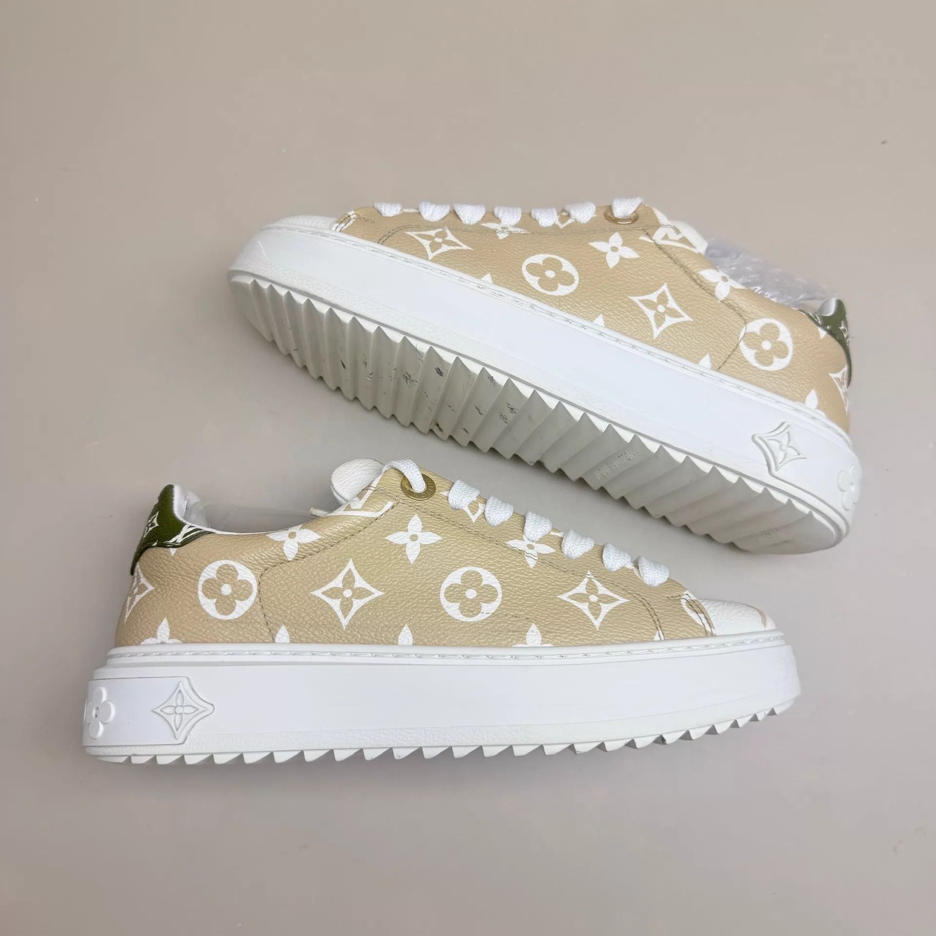 Louis Vuitton LV Time Out Cream Monogram Platform 35 EU 95 New Size US 4.5 / IT 34.5 - 4 Thumbnail