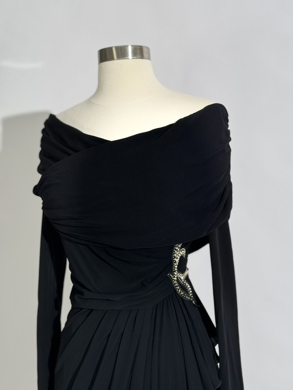 Zuhair Murad Brand New US 6 ZUHAIR MURAD Fitted Off-Shoulder Evening Gown Size M / US 6-8 / IT 42-44 - 5 Thumbnail
