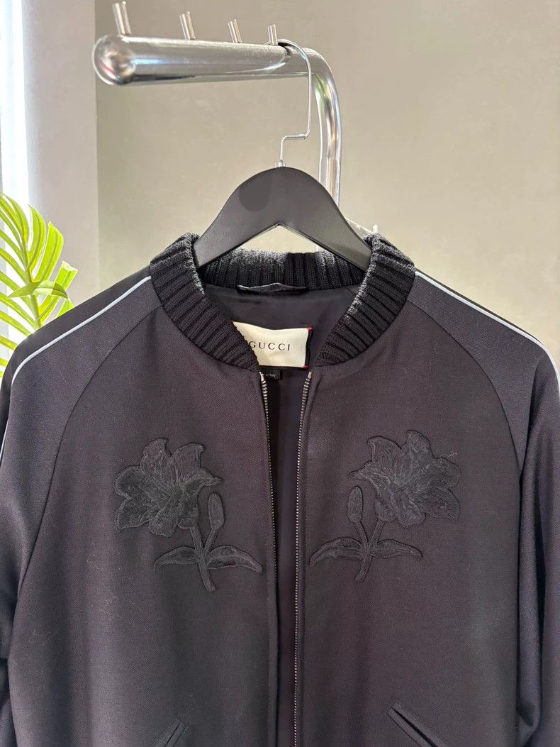 Gucci Gucci Black rose embroidered jacket 2502-Nextarrow Size US S / EU 44-46 / 1 - 4 Thumbnail