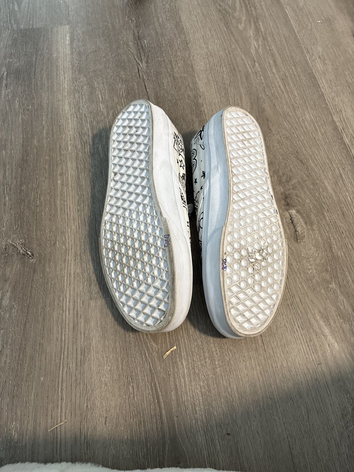 Vans Vans Classic Slip-On Sketch Drawings Size US 7 / EU 40 - 3 Thumbnail