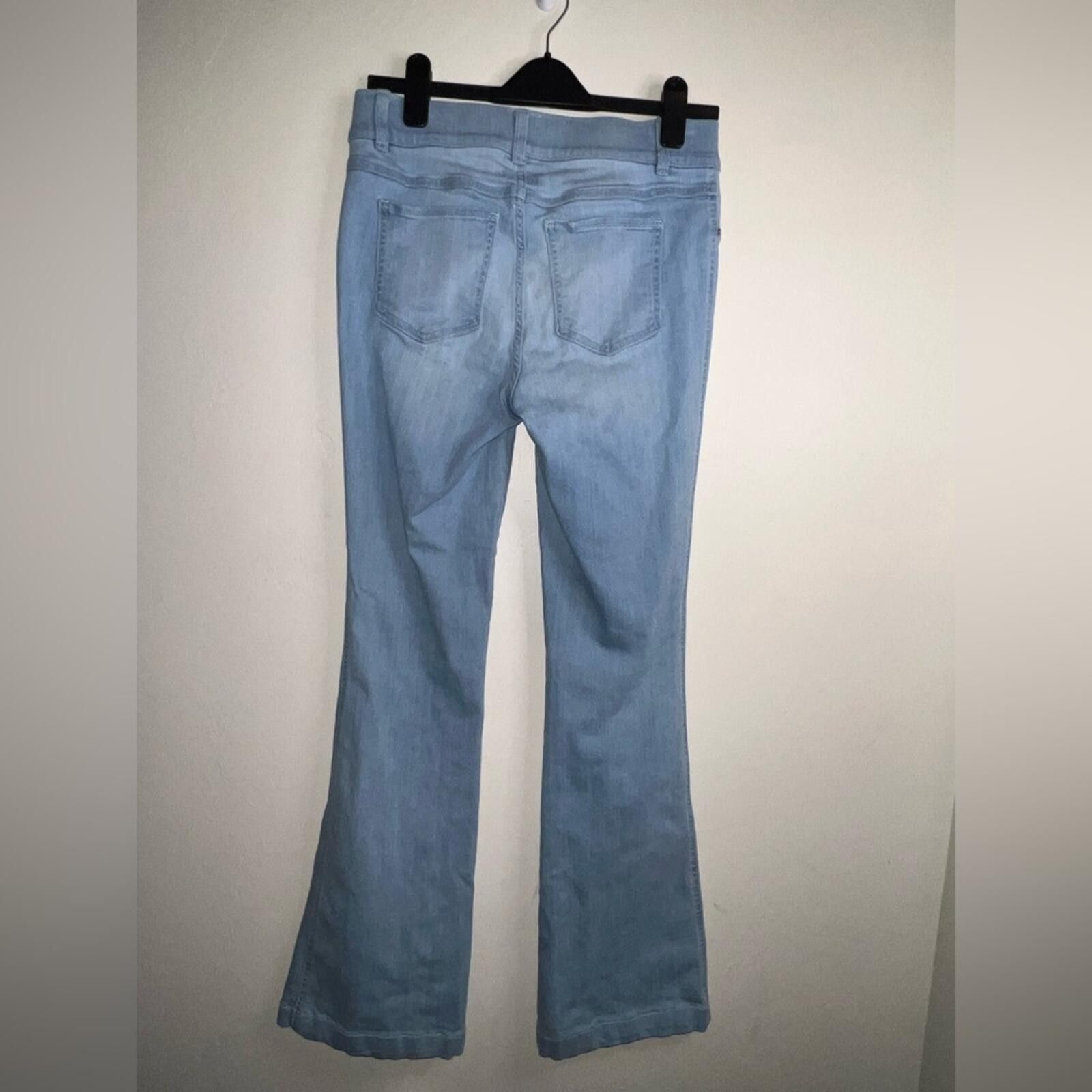Domenico Spano Women's Spanx light wash Flare jeans medium Size 32" / US 10 / IT 46 - 3 Thumbnail