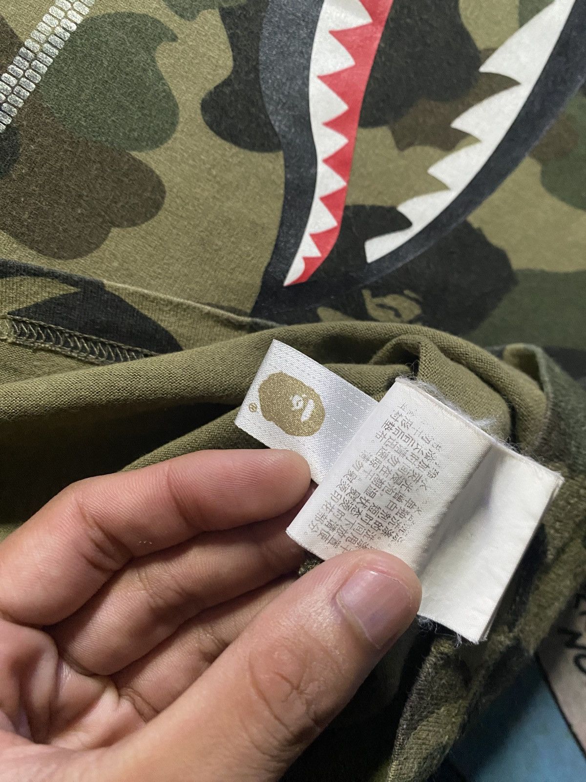 Bape 1st Camo Shark Tee Size US M / EU 48-50 / 2 - 6 Thumbnail